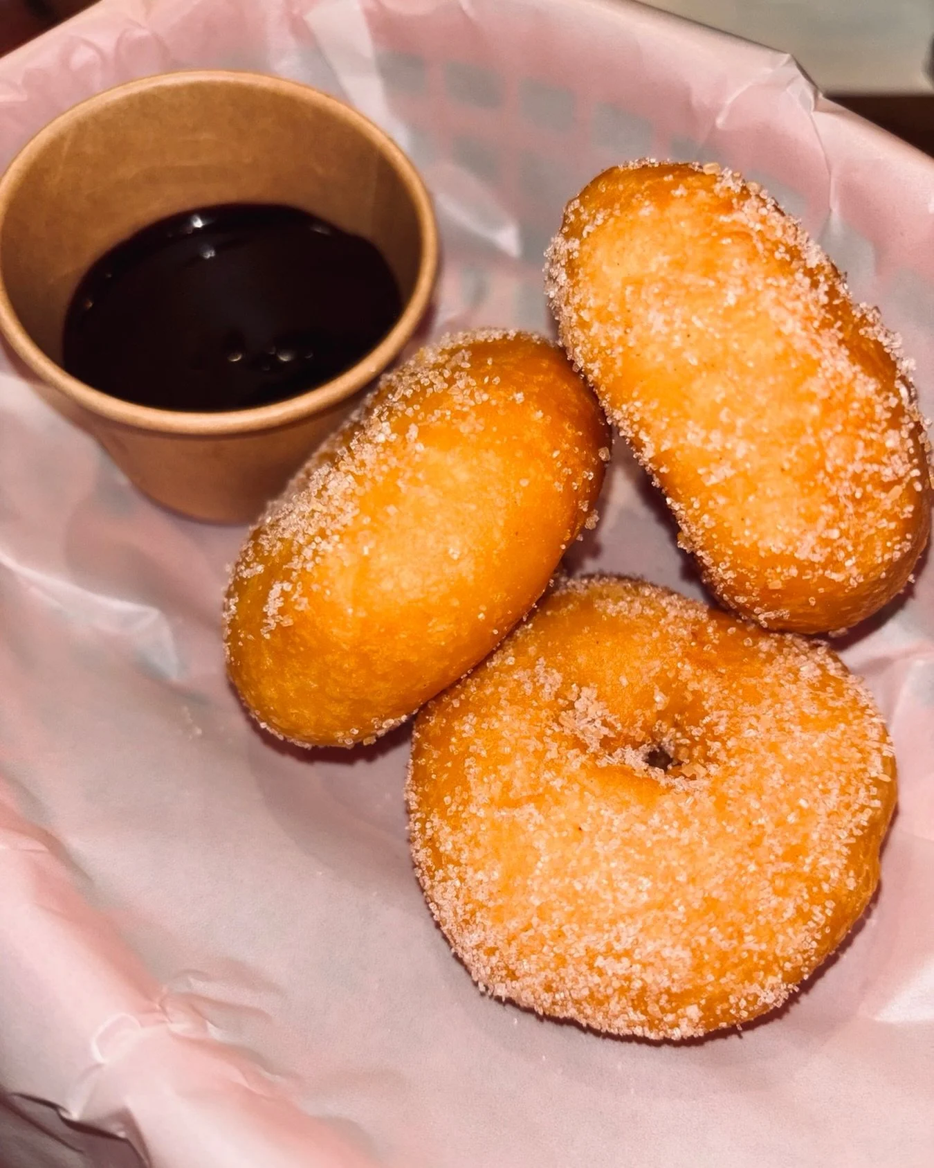 Golden, crispy, and irresistibly sweet ✨
Guatemalan bu&ntilde;uelos are pure tradition&mdash;light, airy fritters fried to perfection and drizzled with a warm, comforting syrup. Every bite feels like home 🇬🇹💛

Perfect for holidays, family gatherin