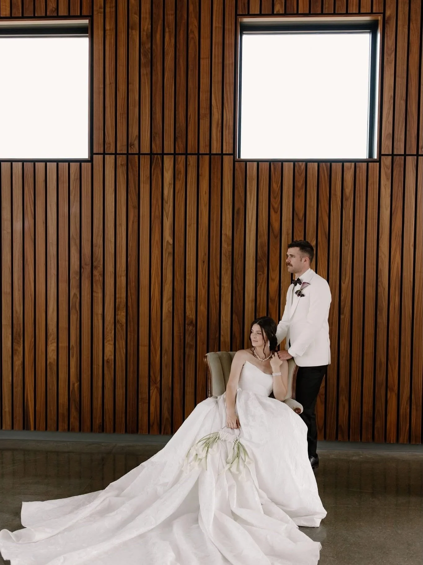 A space with warmth wins. every time. ✨

Lead photographer + design: @revelwoodsphoto
Planner + host: @breathandrelaxevents
Florals: @lovealwaysfloral
Rentals: @whitehouse.co
Hair: @ashleytrappen
Makeup: @artistrybykimberly
Luxury Jewelry: @crownjewe