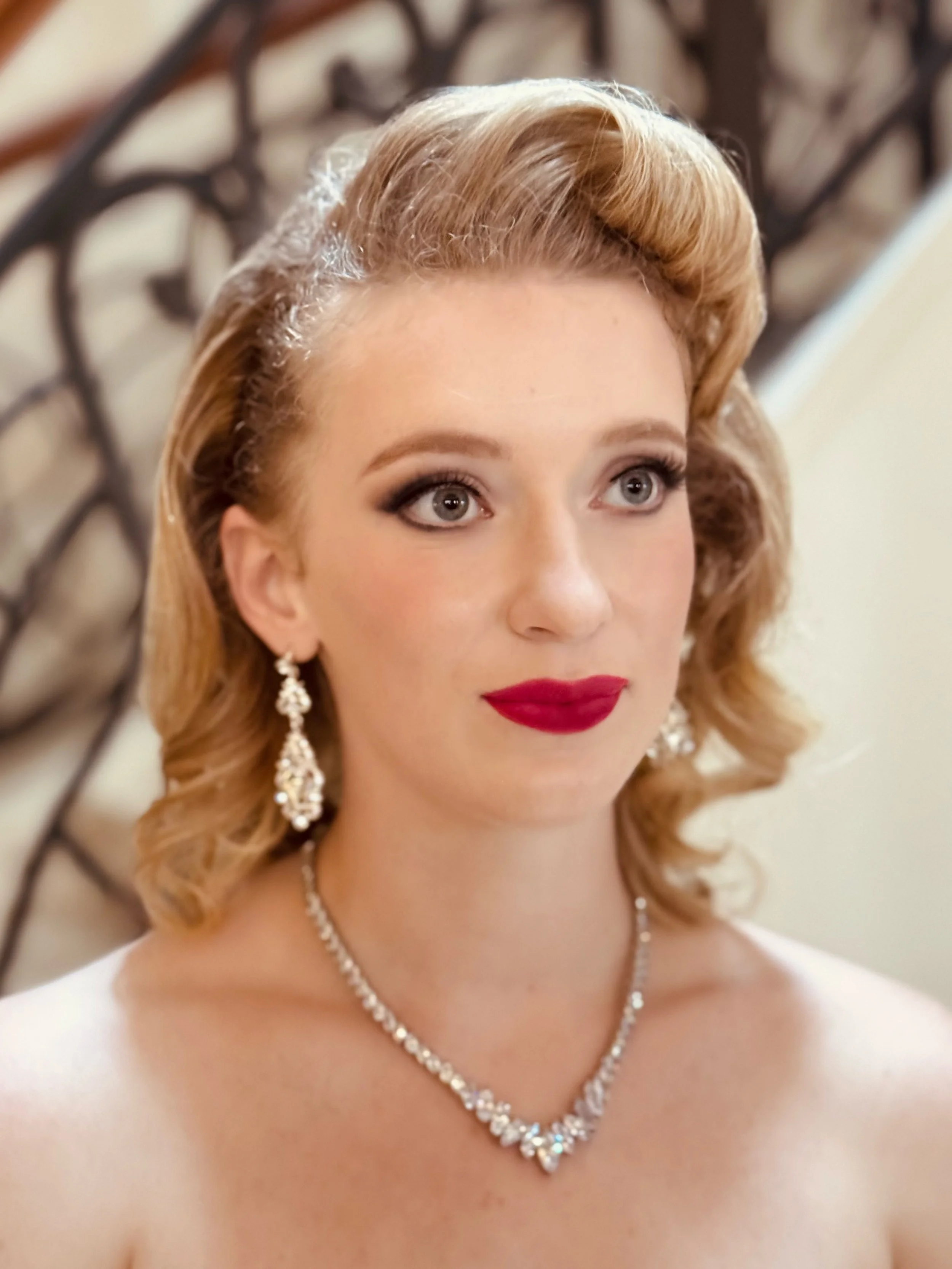 Old Hollywood 1940s Vintage Hair & Makeup 