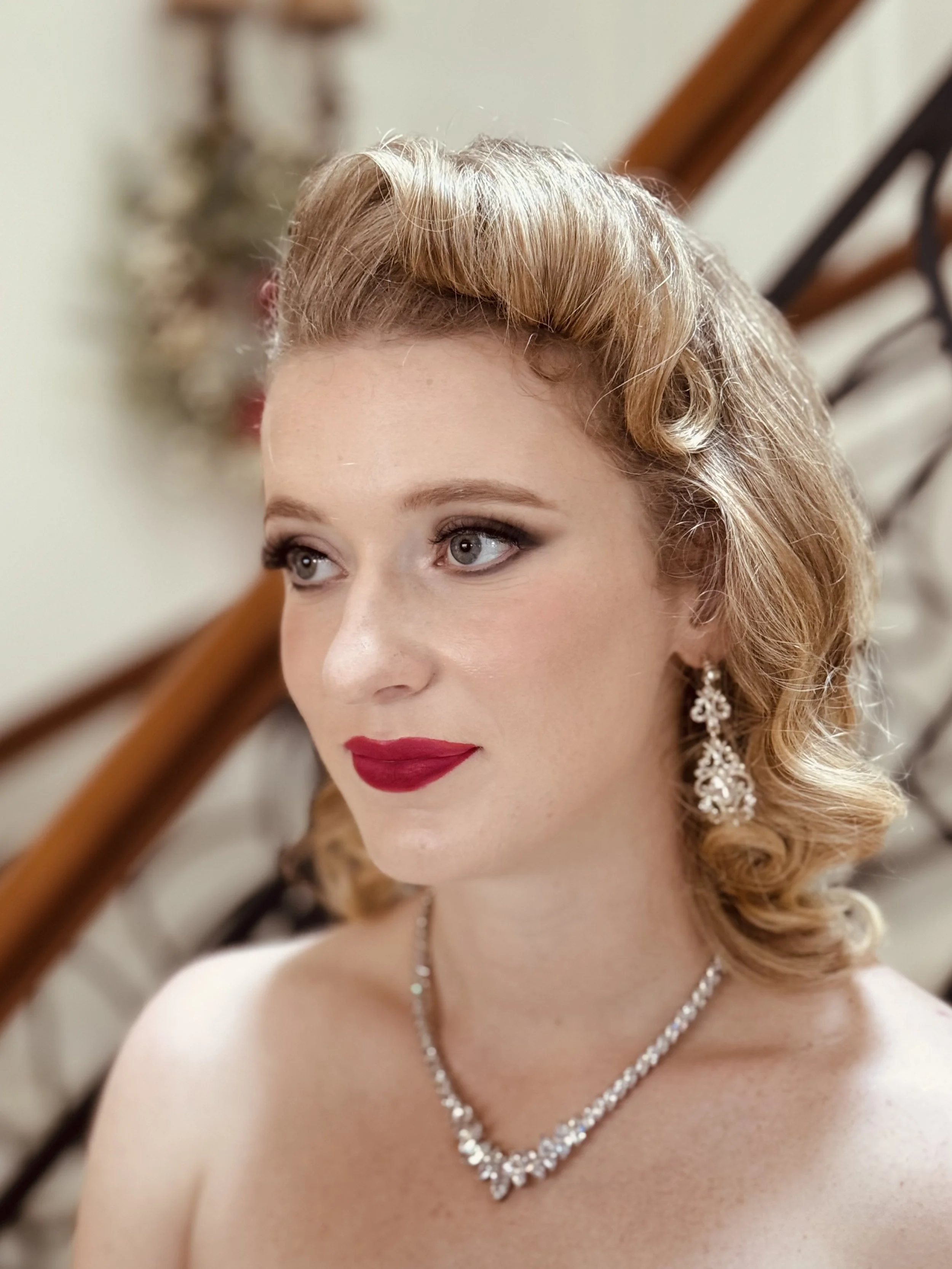 Old Hollywood 1940s Vintage Hair & Makeup 