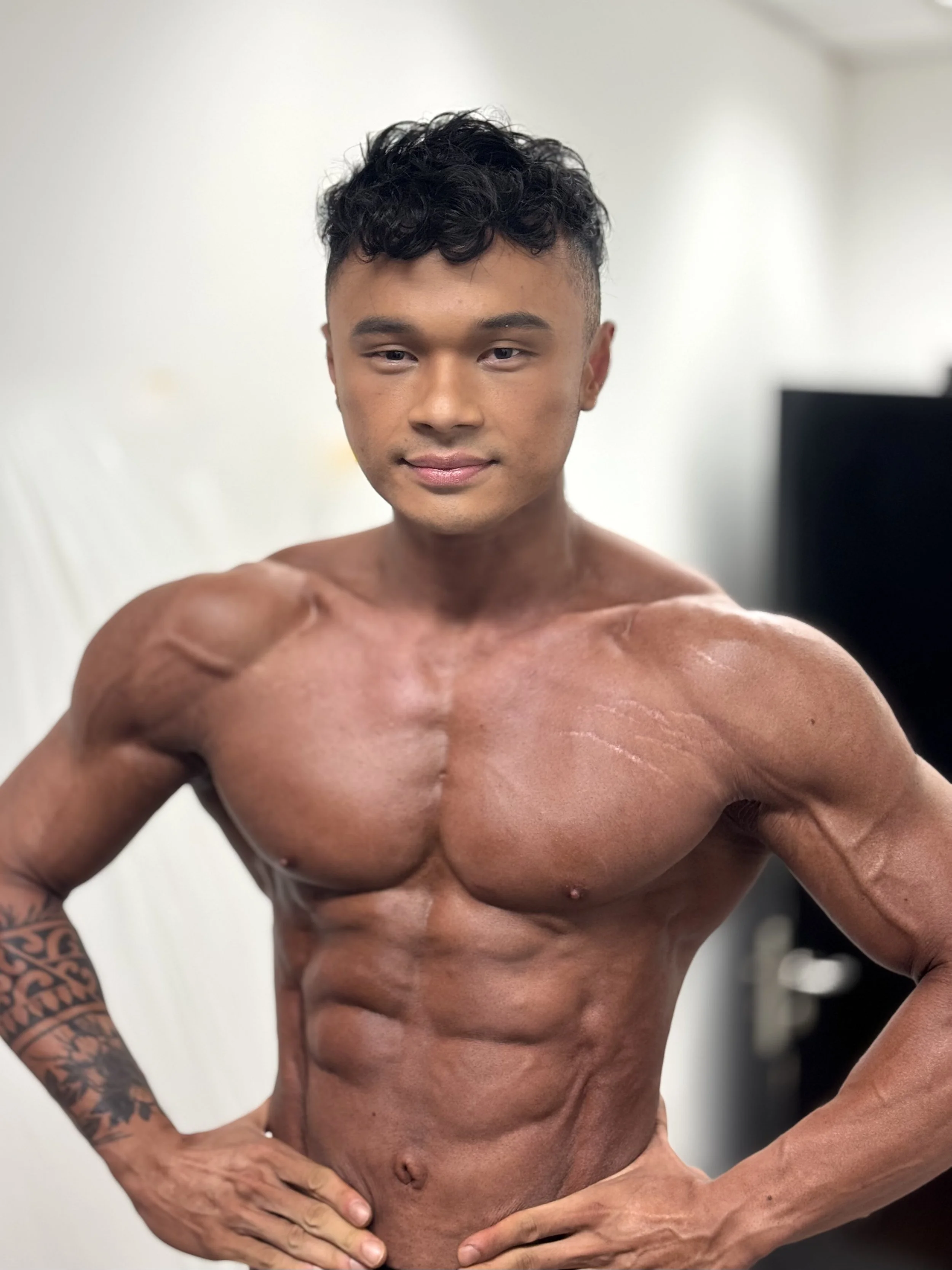Men's Bodybuilding Hair & Makeup