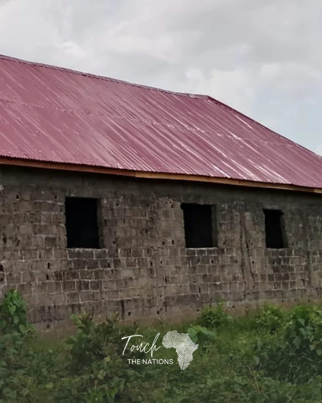 The new school in Liberia is coming together piece by piece. Once complete, it will provide a safe place for children to learn close to home, giving families greater access to education and new opportunities for the future.

Your support makes projec