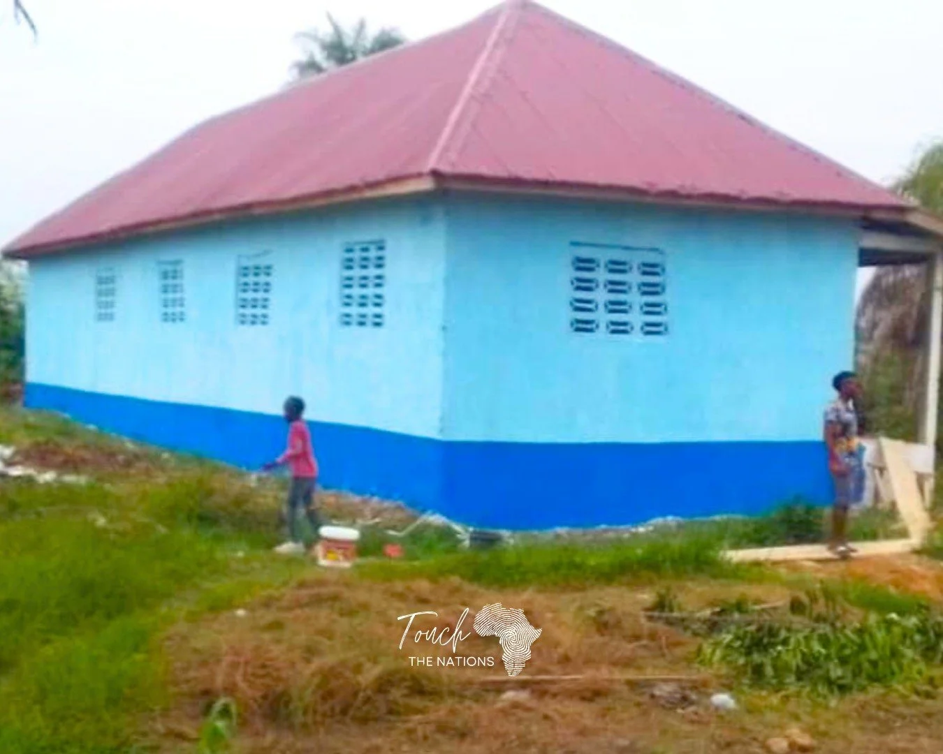 Exciting progress is taking shape at the new school in Liberia!

Doors and windows are installed, classroom plastering is complete, and painting is underway. Materials have also been purchased to finish the floors and begin work on the restrooms. 

T