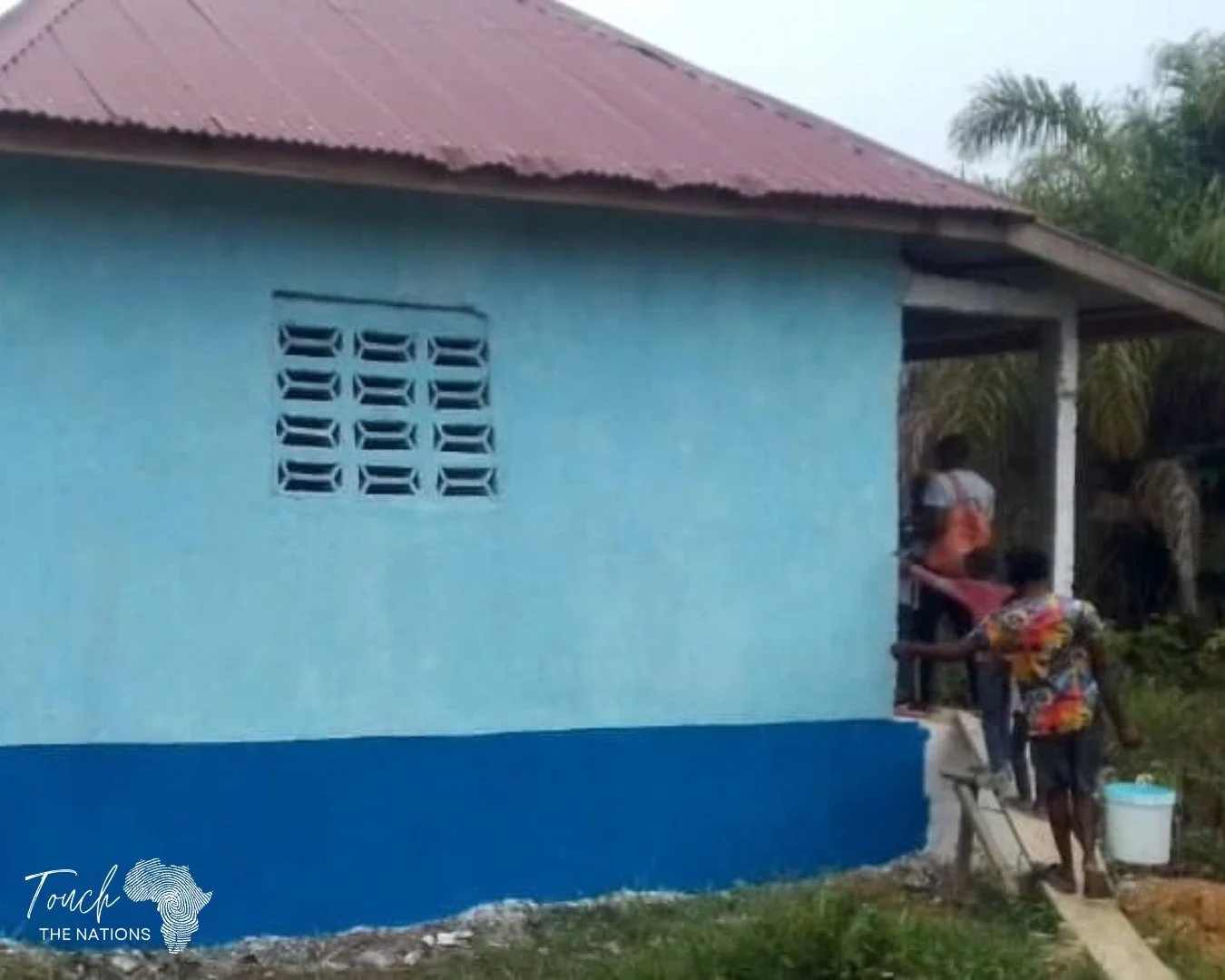 After diligent work constructing and furnishing the new school in Liberia, doors opened to students this fall! 

It&rsquo;s exciting to see a building that was once a vision becoming a place where students can gather, learn and grow.

Thank you to ev