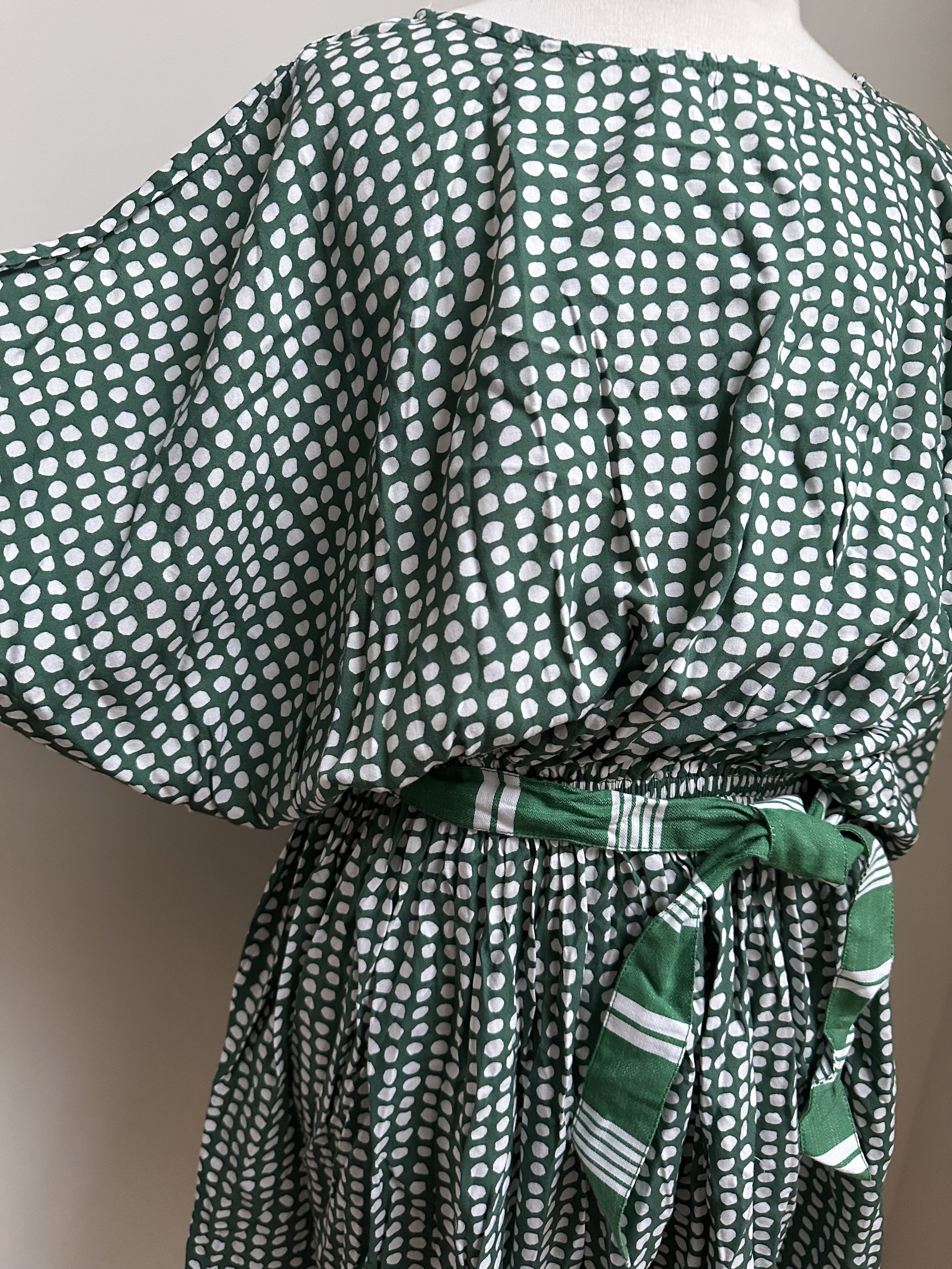 E22fr25 green dress 3.jpeg