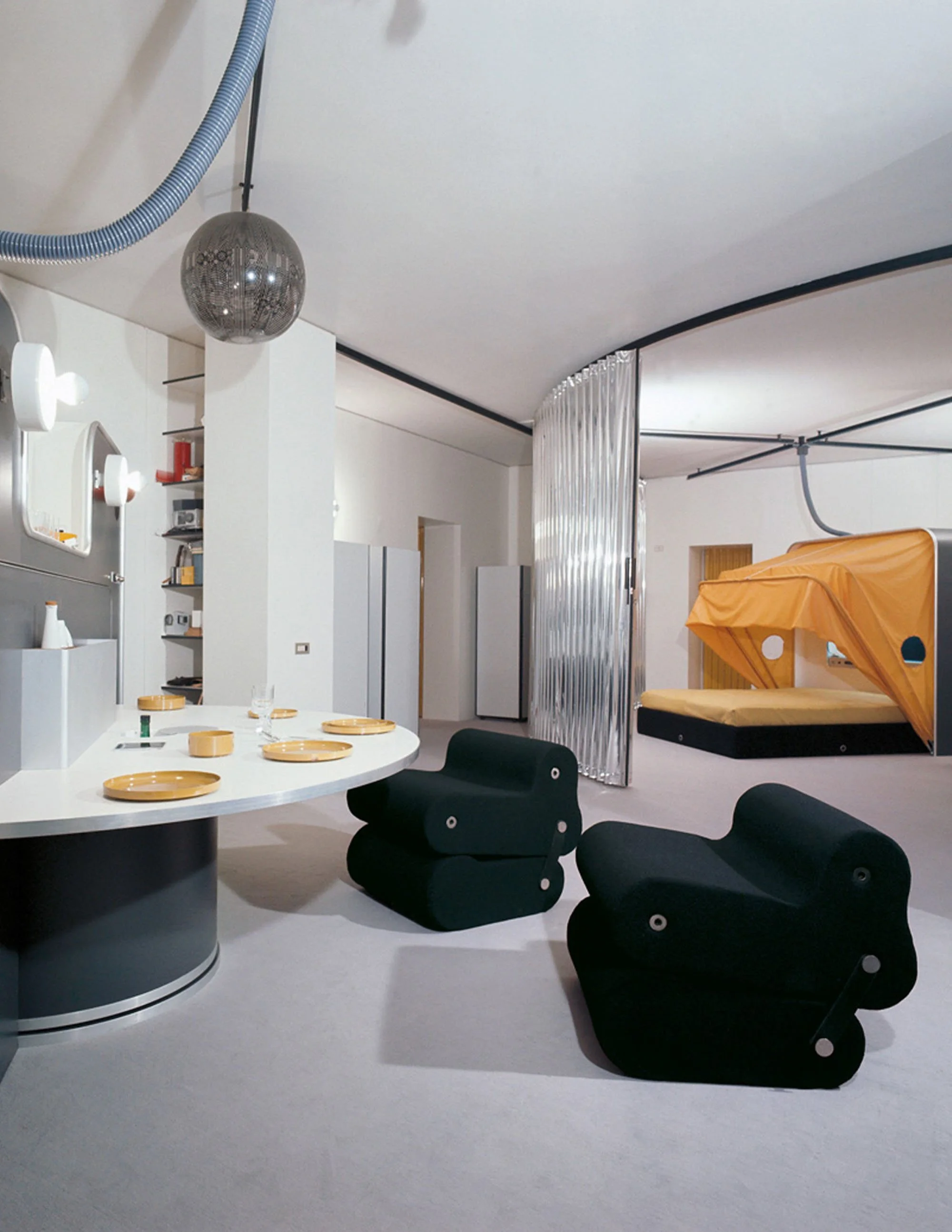 Cabriolet bed and rotoliving, Joe Colombo.