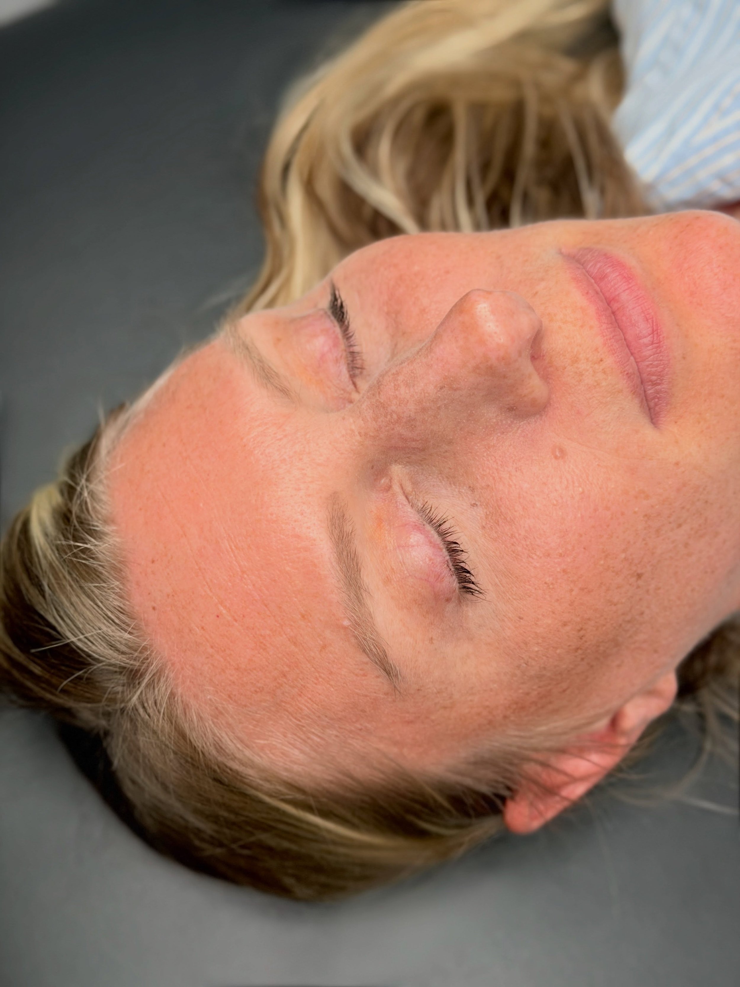Healed work on a blonde??? YES PLEASE 🧚🏼&zwj;♀️✨💫🤍

guess how many years it&rsquo;s been since we did her brows 😏🤭

#healedblondebrows #blondemicroblading #microbladinghealed #pmubrowsneworleans #northshoremicroblading