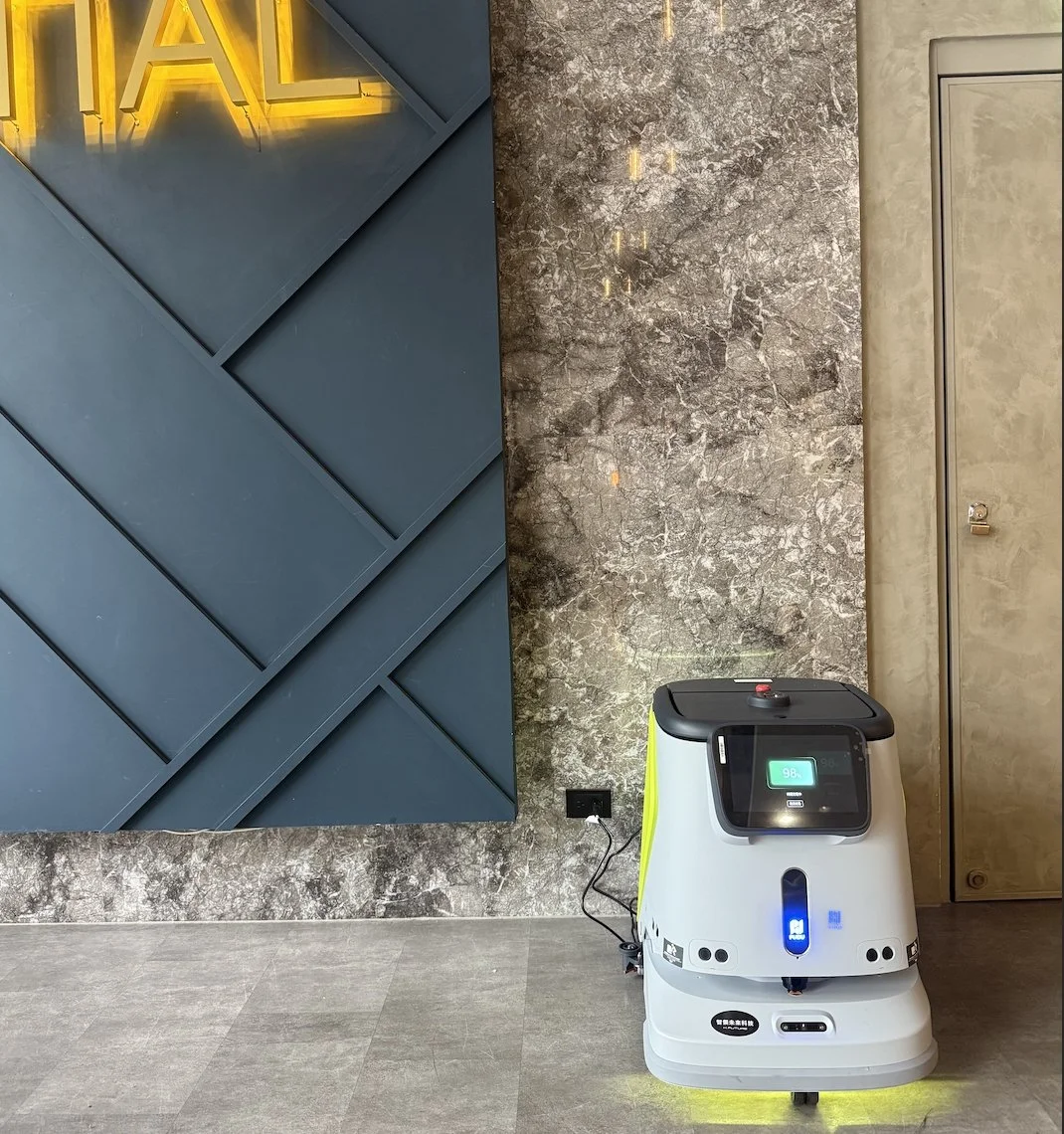 【2026 社區清潔機器人推薦】物業人力不足、成本暴漲？商用自動清潔機器人完整解析與導入指南