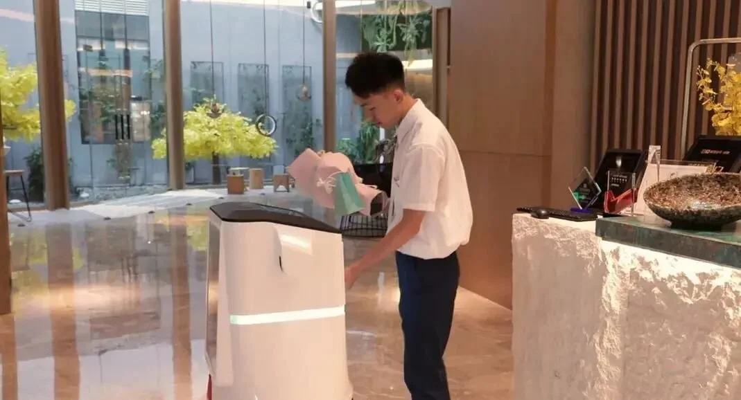 智領未來樓層遞送機器人在台灣高級社區