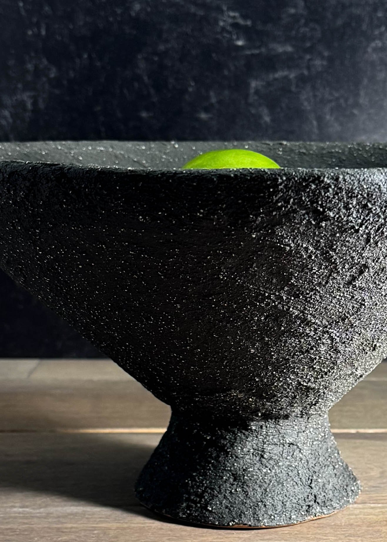 BlackPedestal-4.jpg