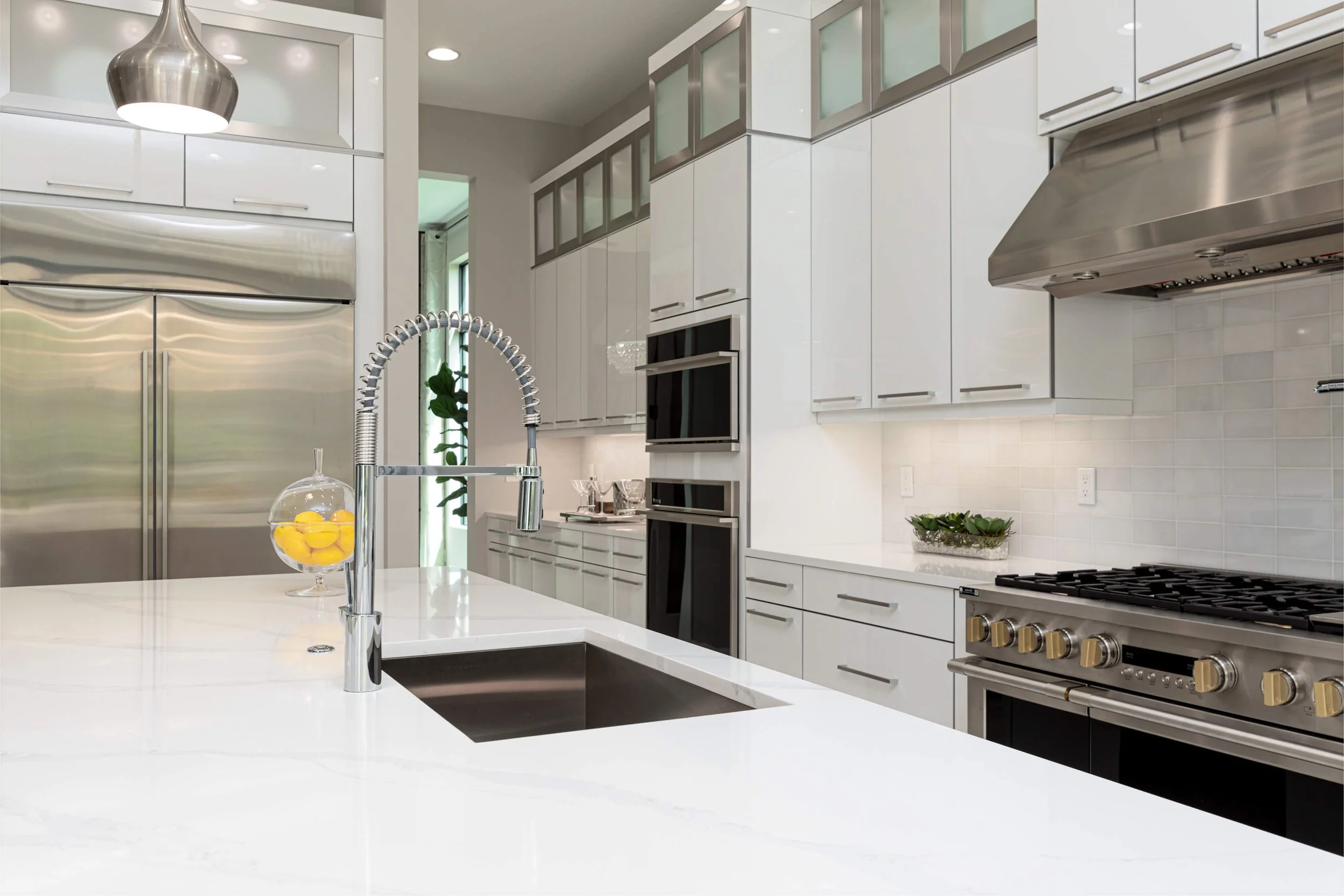 Kitchen - White - Stainless steel - Clark Grant - Palm Beach Gardens, FL