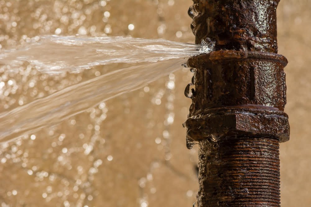 Mistakes to Avoid When Your Home Has a Burst Pipe
