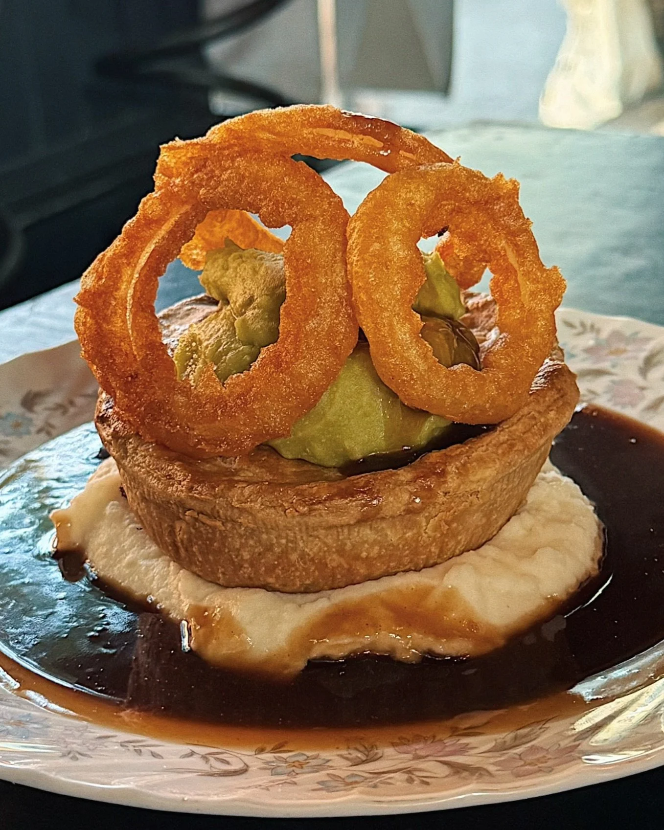 Uh oh, pies on too! Said you wanted rings with your cheese &amp; onion and a brew.🍺🥧🧀🧅🇬🇧