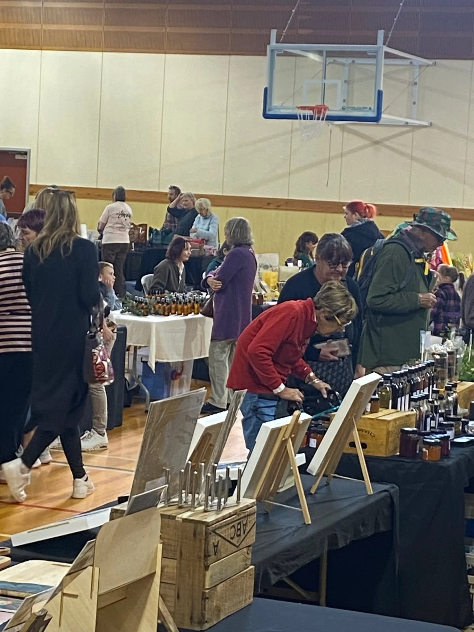 What a lovely day at the market today.

24 stalls including 2 new stalls, a good crowd,  and the kind of atmosphere that just makes it all worthwhile. It was a little quiet to start, but by mid-morning people were browsing, chatting, and the place ha