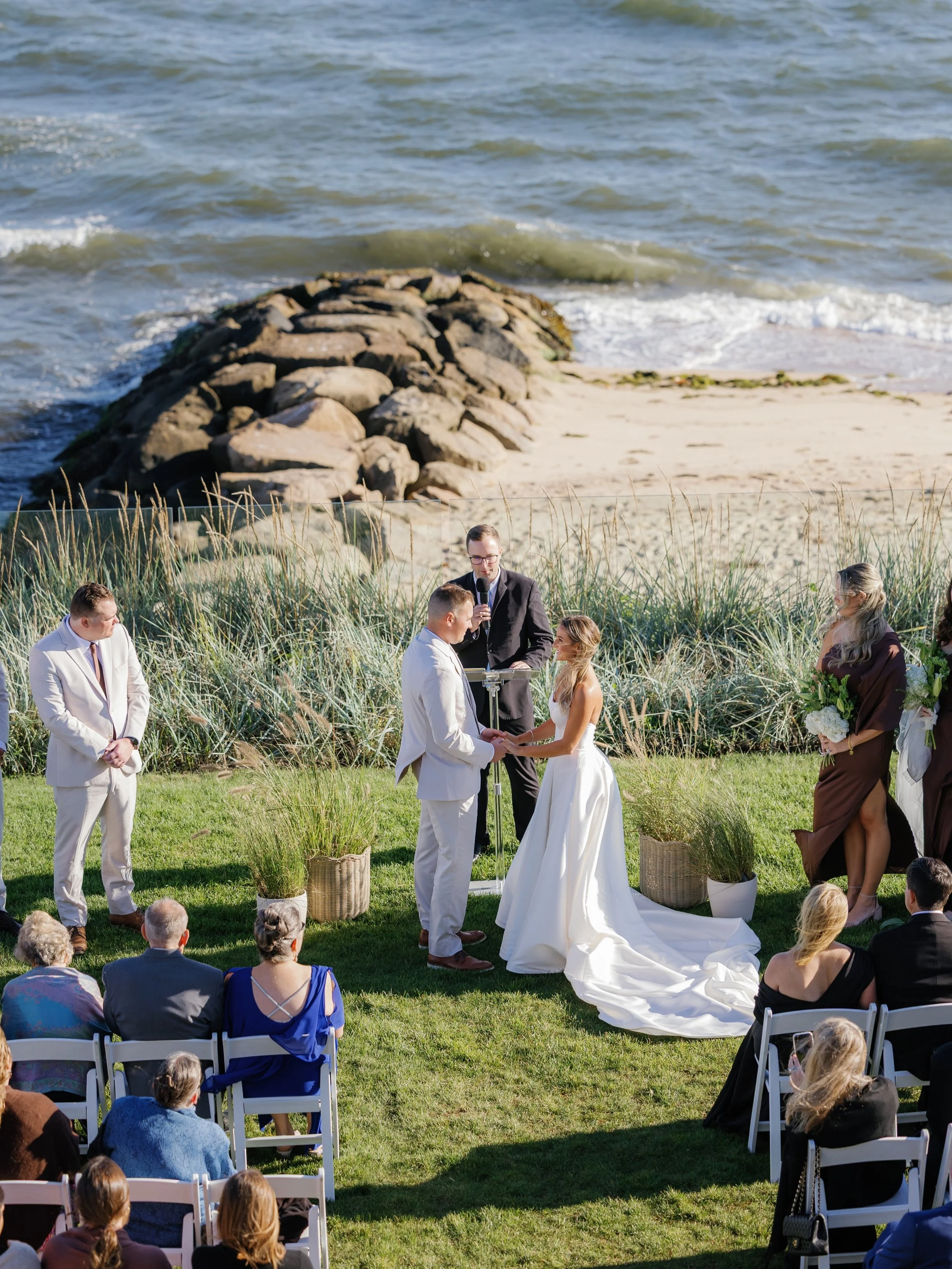 So excited to be back on Cape Cod this weekend, reminiscing on The Browns&rsquo; dreamy oceanside wedding. 🌊🤍🦪

Venue: @pelhamhospitality
Wedding Coordinator: @theeventsocietyco
Photography: @emilyelisabethphotography
Videography: @christinamhwedd