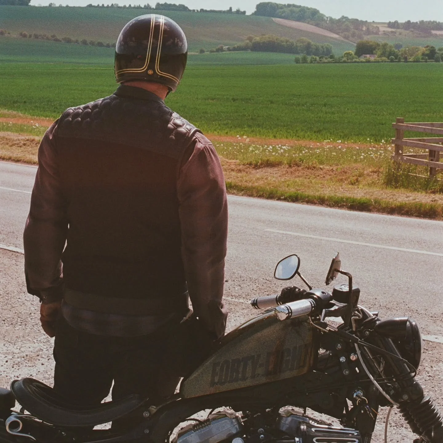 Built for the road. Inspired by the shadows.
⁠
Our most talked-about drop. The Shōgun Cut, outlaw energy with a Tokyo edge &ndash; this one doesn&rsquo;t blend in.⁠
⁠
🔥 Premium construction
🖤 Understated Rebels Ride logo label
⚔️ Honeycomb leather 