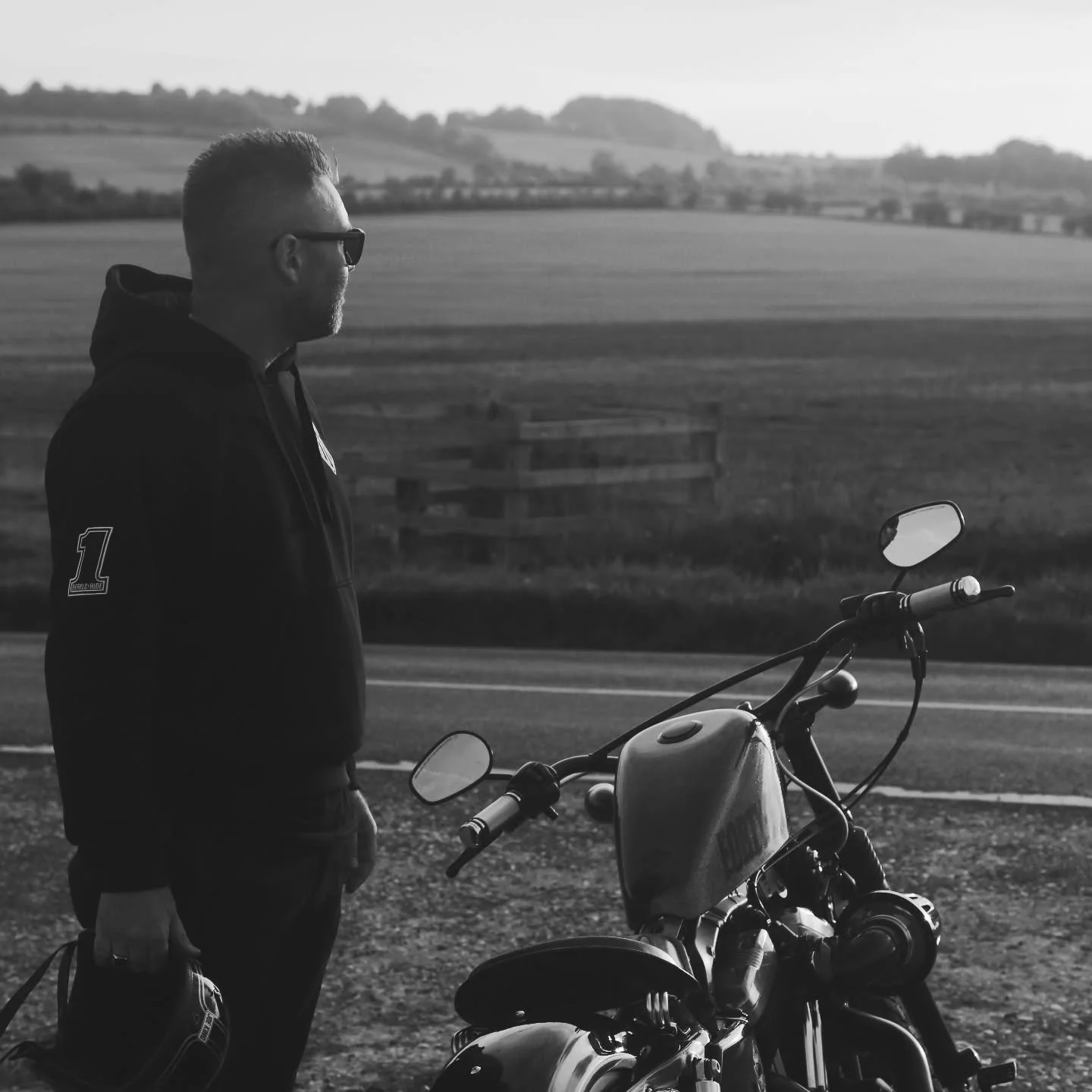 ALL BLACK EVERYTHING 🏴

#JohnnyCash #MIB #RebelsRide