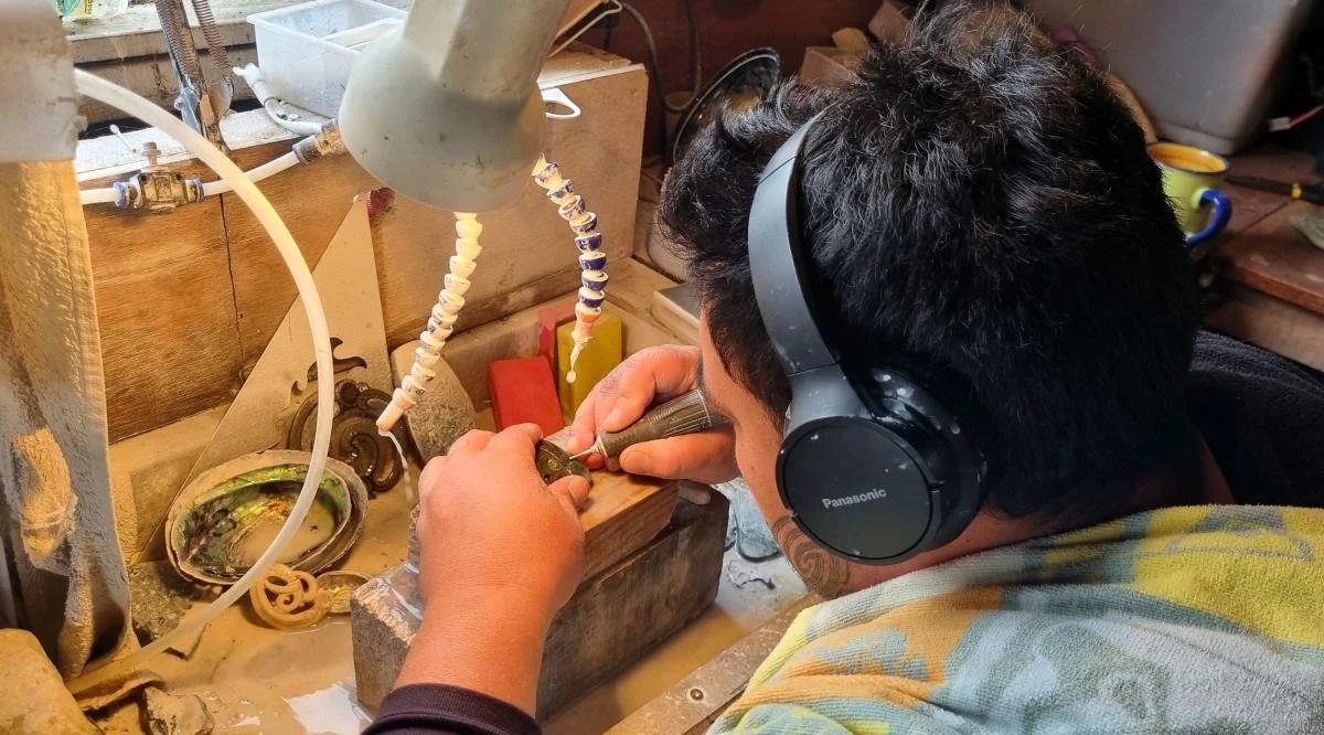 Master carvers, known as tohunga whakairo, use tools and water to carefully shape the stone. Image: LEARNZ.