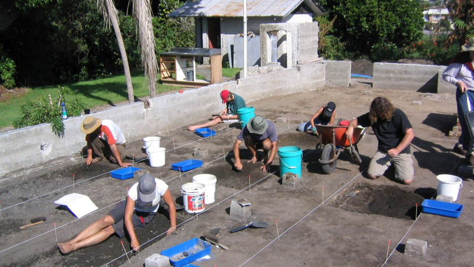 Archaeologists carefully uncover taonga and artefacts buried in the ground at special sites called excavations. Image: HNZPT.