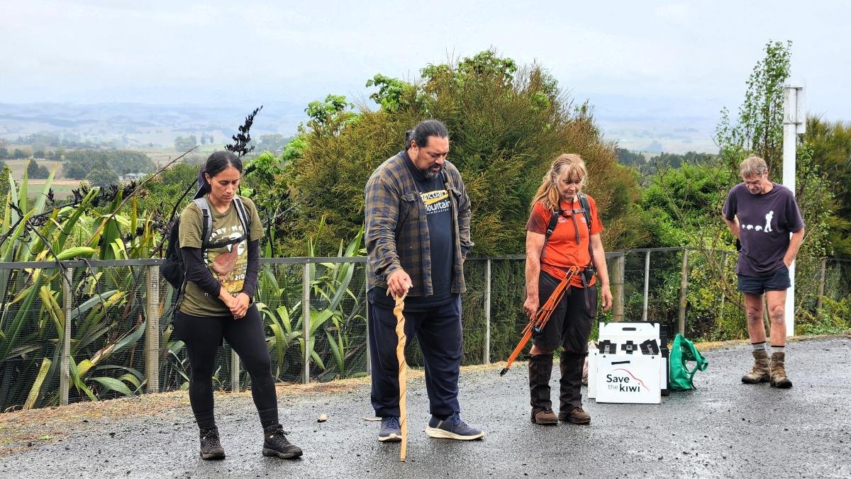Bodie says a karakia before sending the newly mustered kiwi off to their new homes as part of the kaupapa Kōhanga Kiwi.