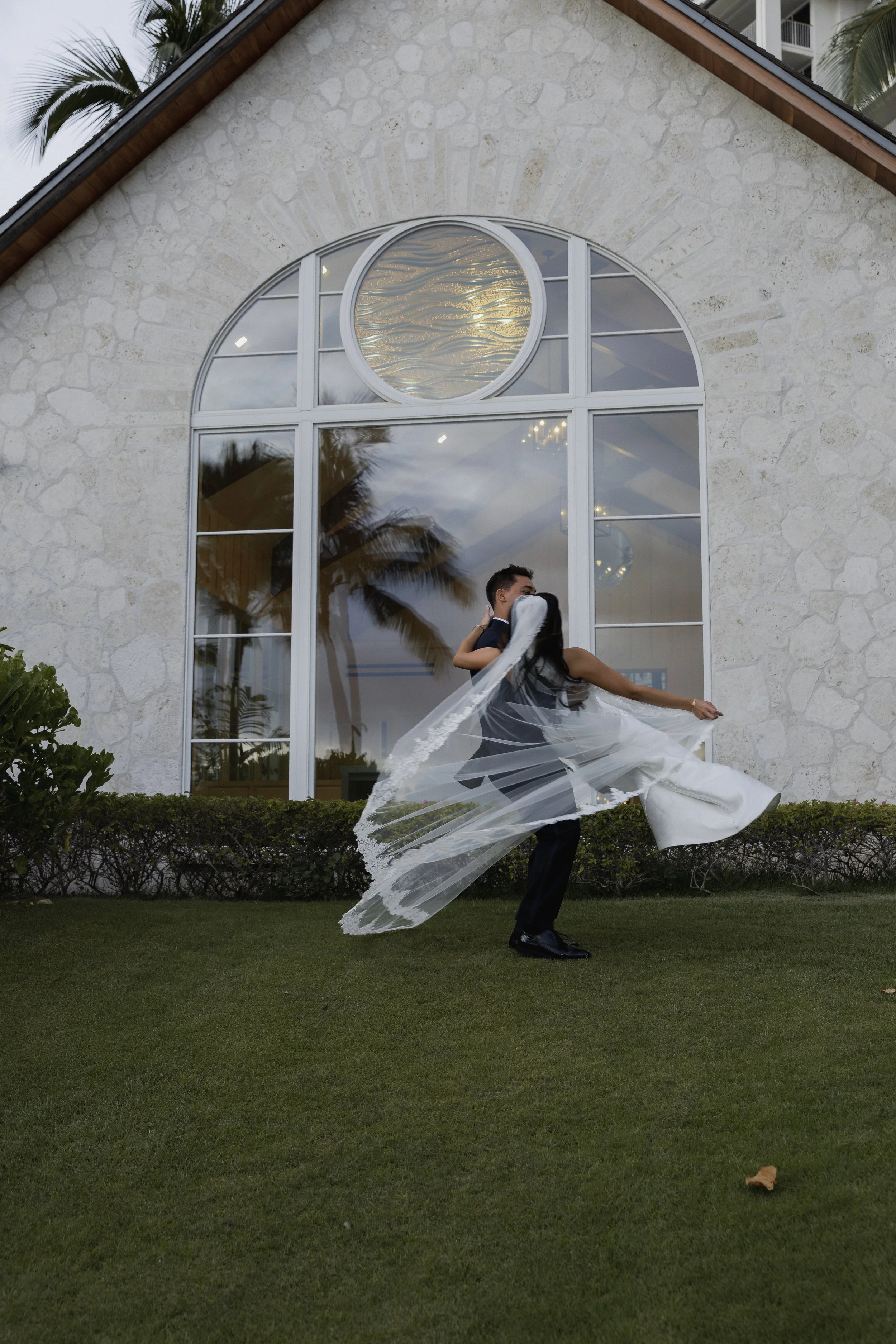 four-seasons-resort-oahu-at-ko-olina-hawaii-wedding-bride-and-groom-photo.jpg