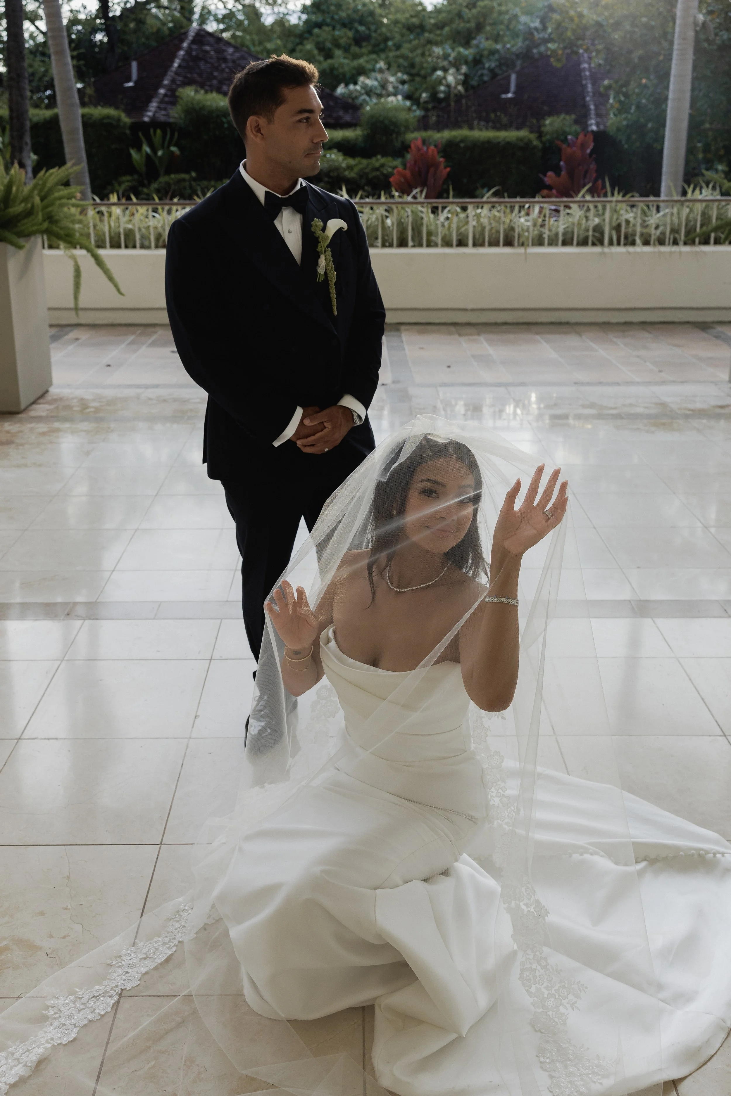four-seasons-resort-oahu-at-ko-olina-hawaii-wedding-brideandgroom-editorial-2.jpg