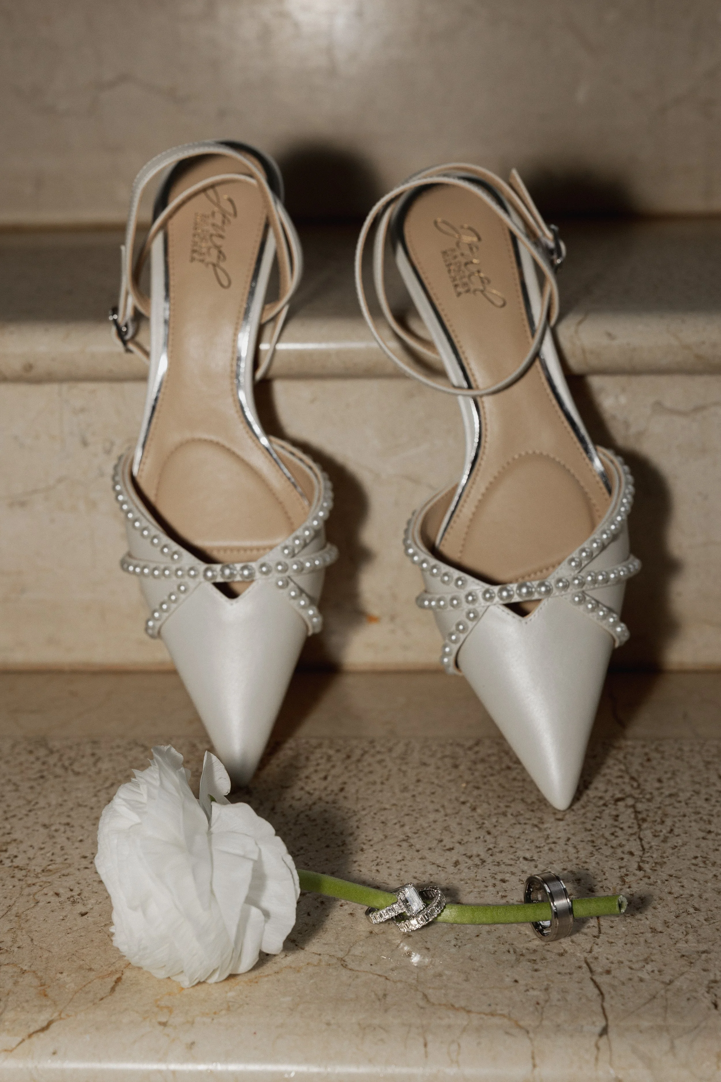 four-seasons-resort-oahu-at-ko-olina-hawaii-wedding-details.jpg