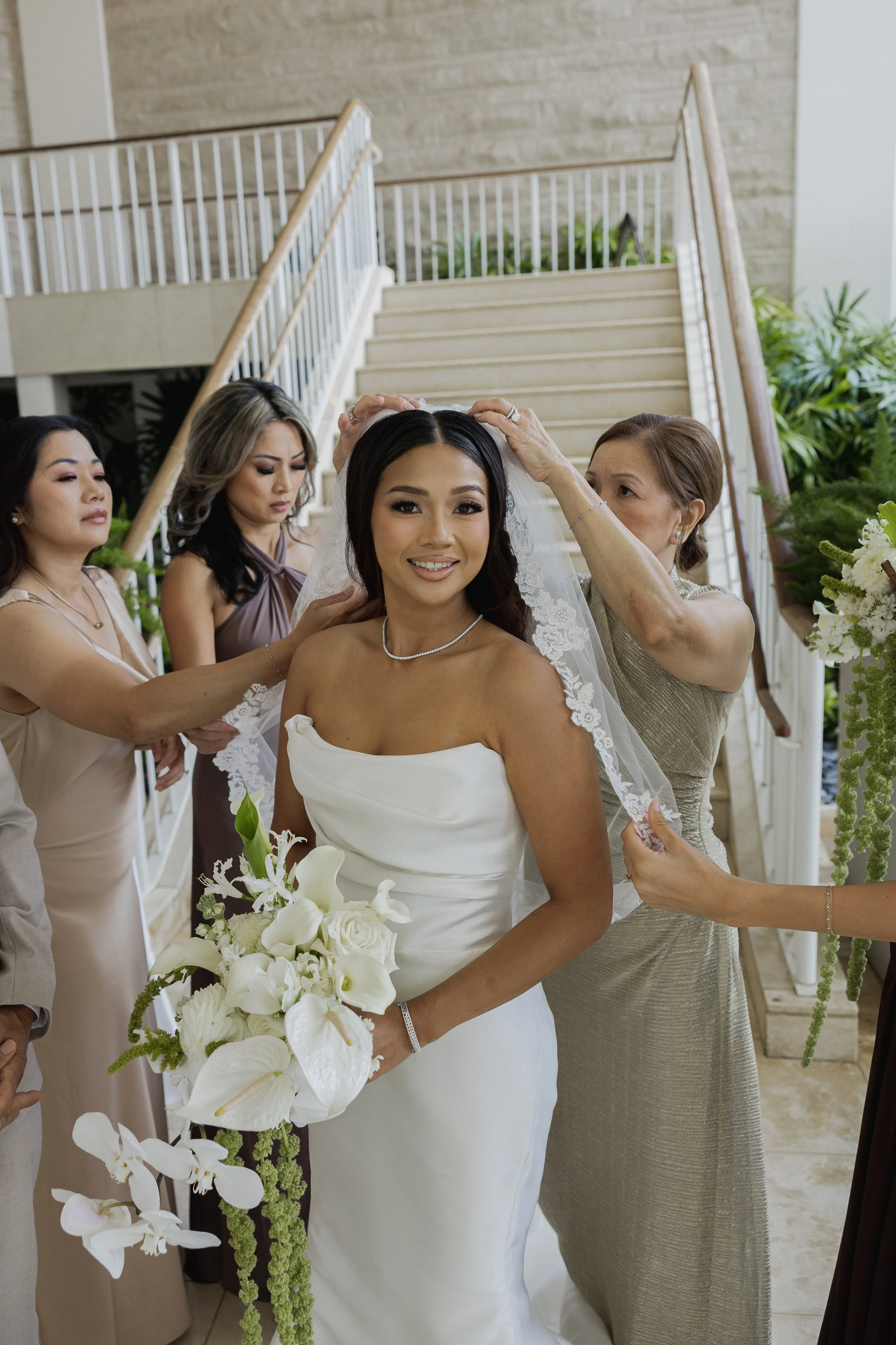 four-seasons-resort-oahu-at-ko-olina-hawaii-wedding-bride-portrait-2.jpg
