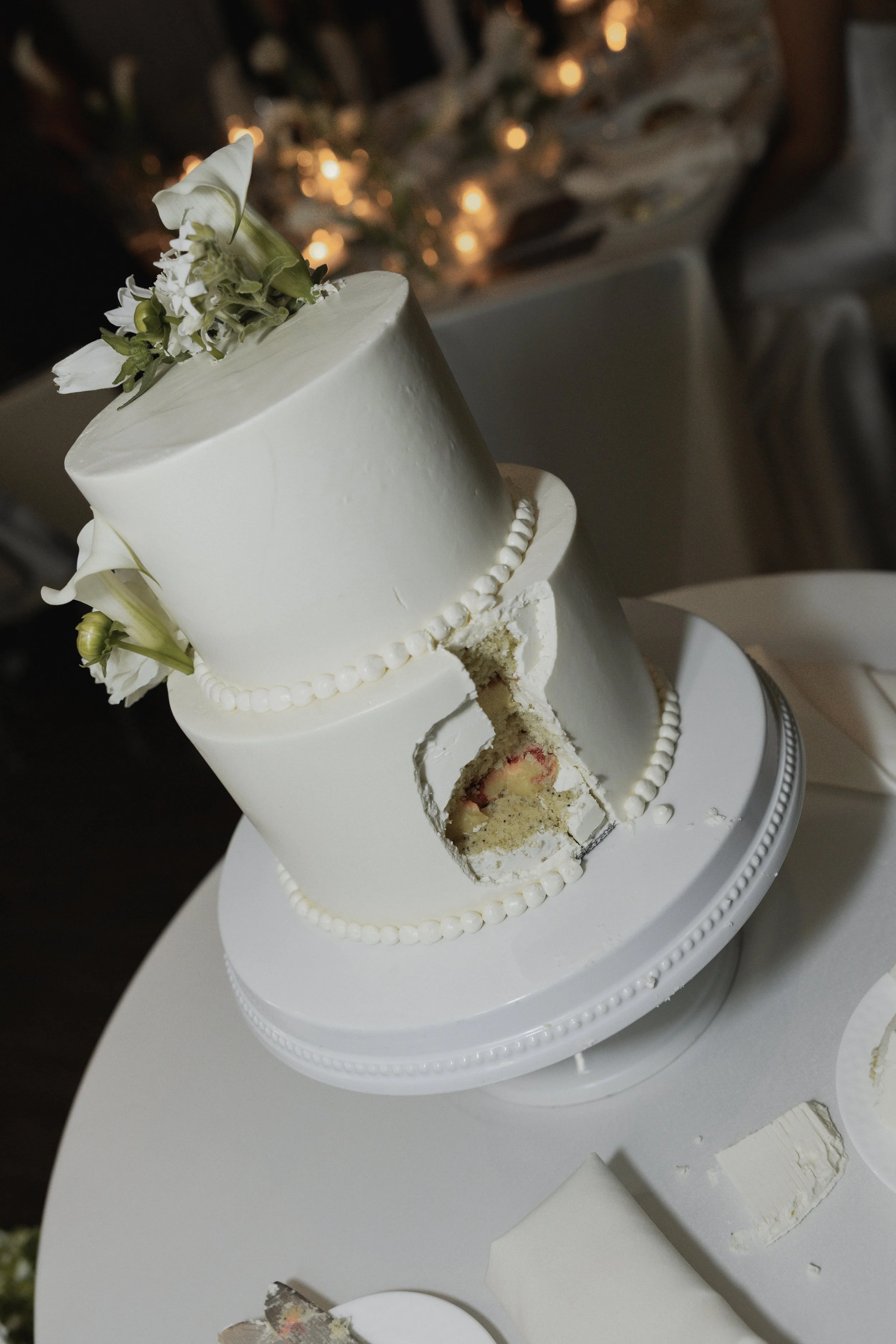 four-seasons-resort-oahu-at-ko-olina-hawaii-wedding-cake-2.jpg