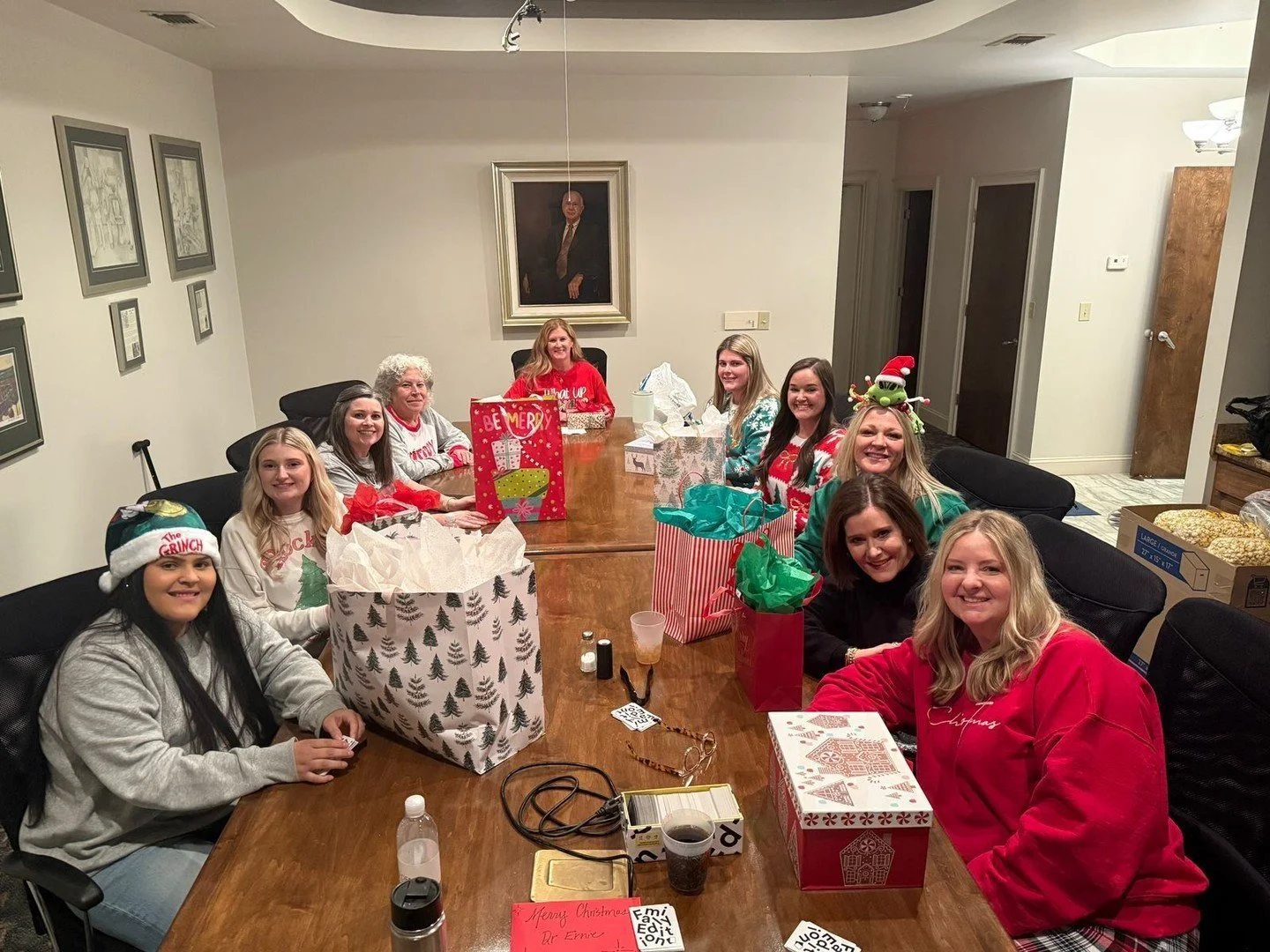 Celebrating a great season together ✨
A moment to share, appreciate, and continue creating smiles as a team.🎄💙