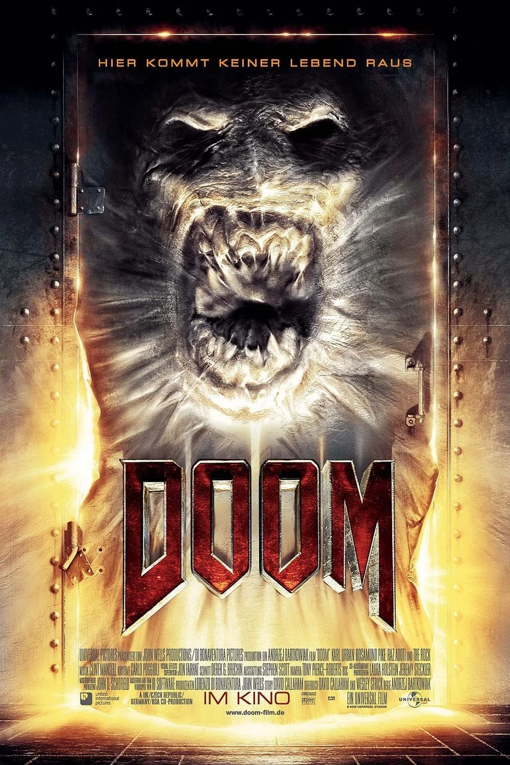 German Poster for Doom - Image from IMDb