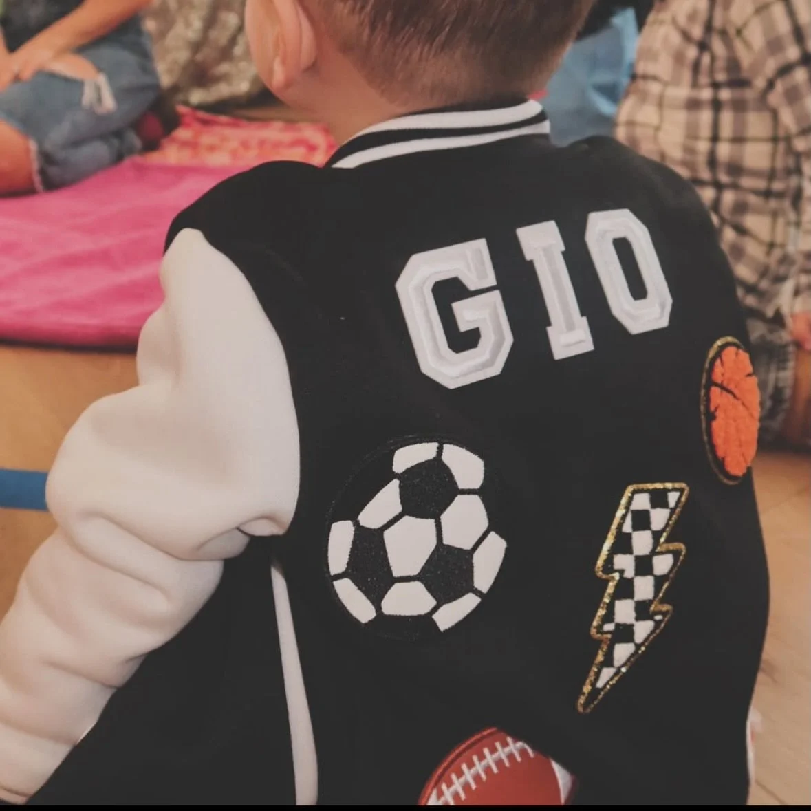 Gio was ⚾️BORN TW⚽️ BALL 🏀

We had the best time planning and the decor for this birthday boy. 🏈

A huge thank you to our vendors!
cake pops: @dipanddrizzle 
softplay station: @the_wandering_playpatch 
gios jacket | @eventsxbrisea 
decor + planning