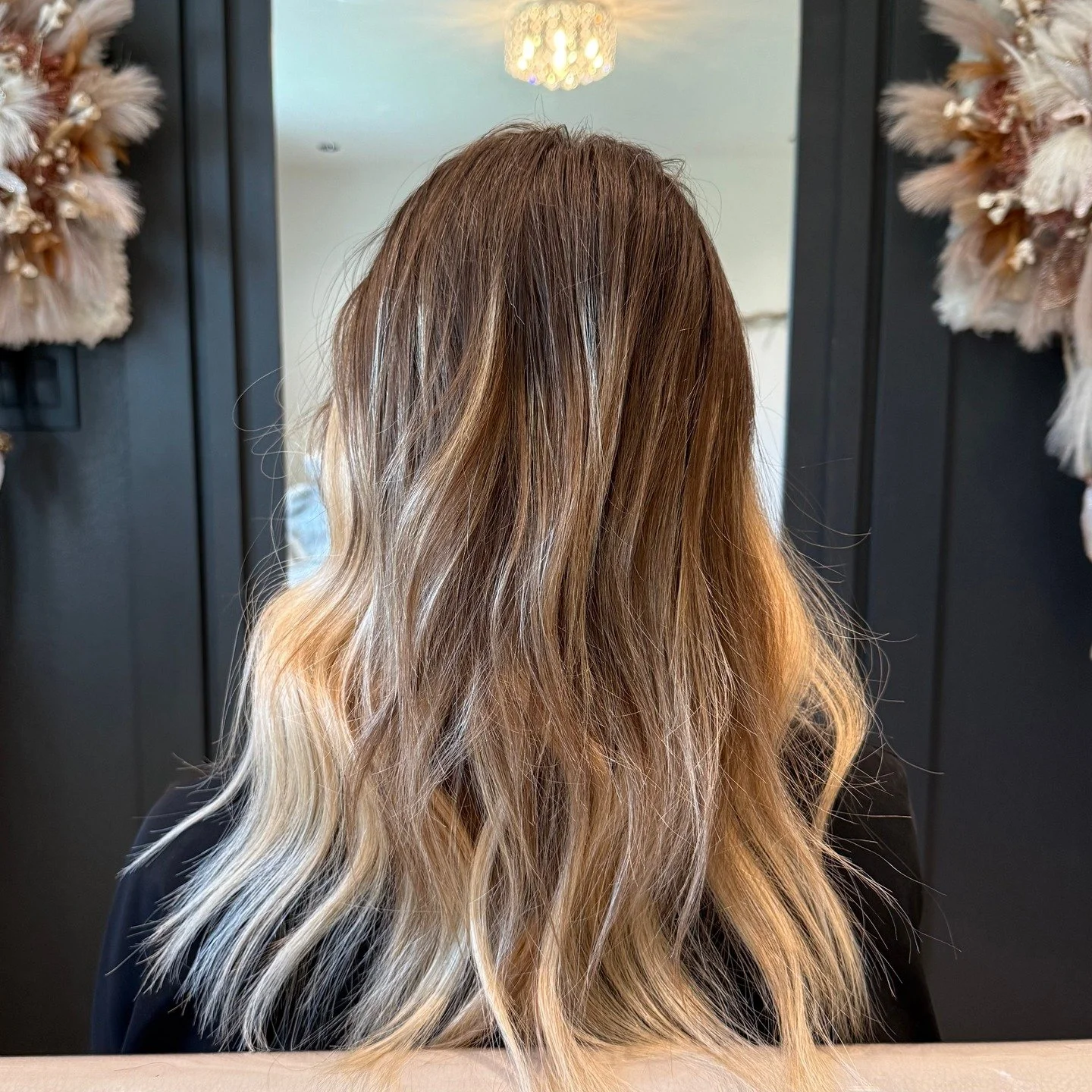 Want your hair extensions to blend better with YOUR hair for a natural seamless look? 

#balayagehighlights 
#seamlessblend 
#mastersofbalayage 
#bozemanhairextensions 
#balayageandextensions