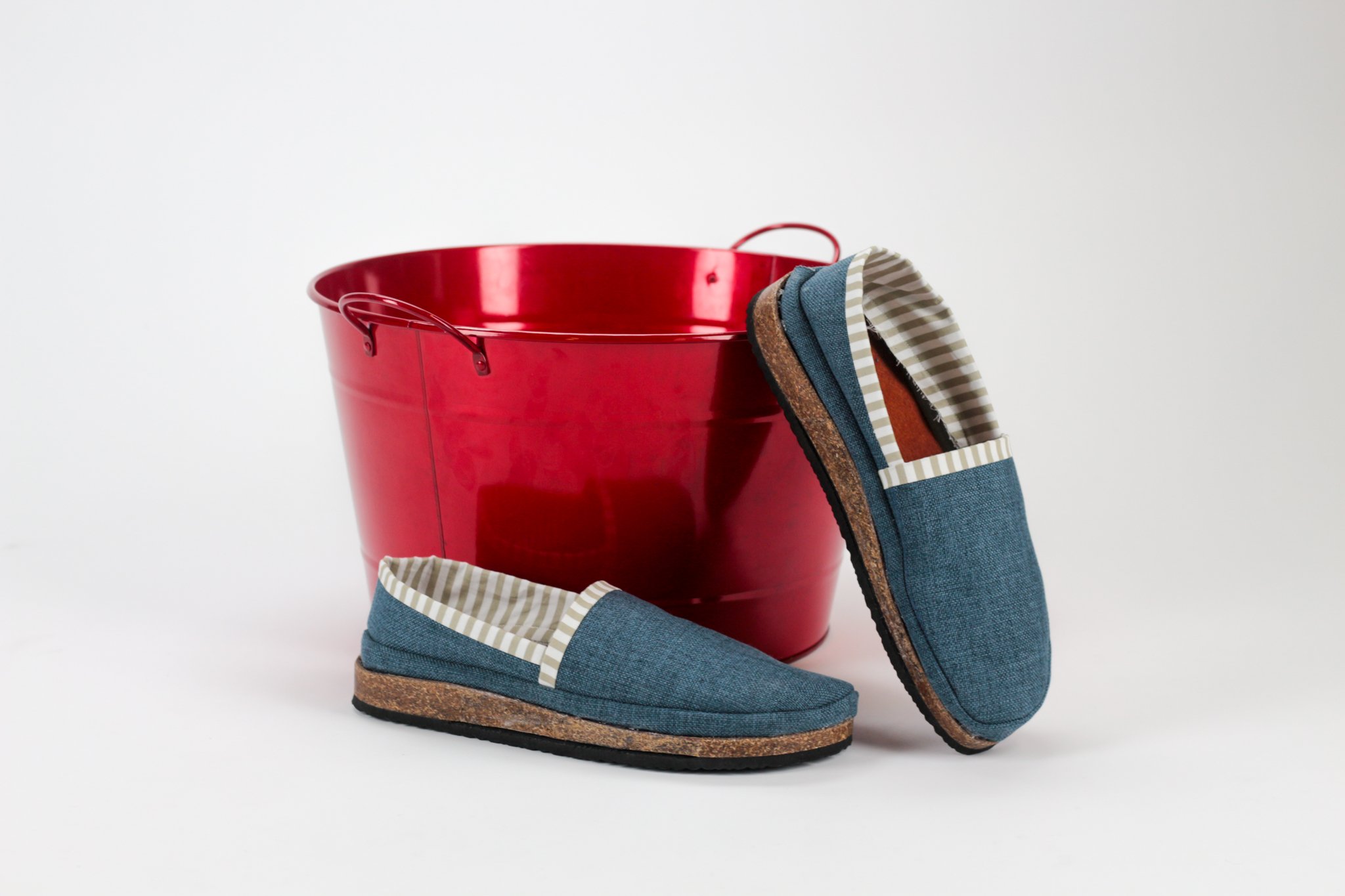 Traditional shoe design joined using stitching with careful part consideration to hide its manufacturing methods.