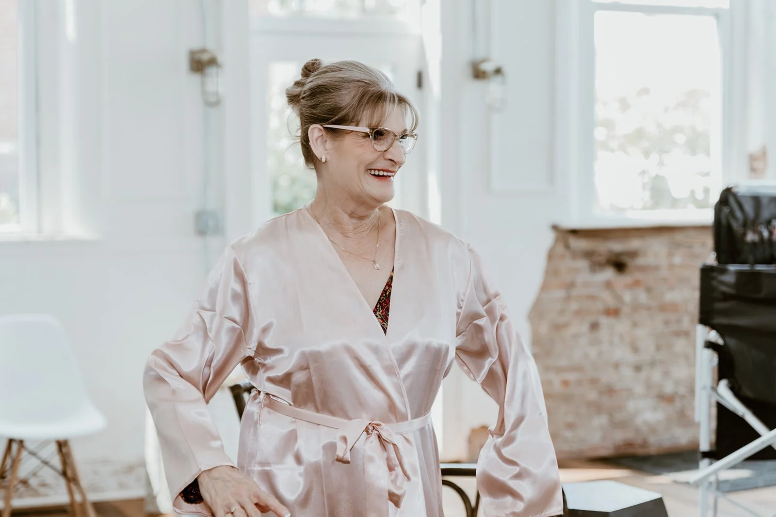 mother of bride looking at bride at the cannery in eureka illinois