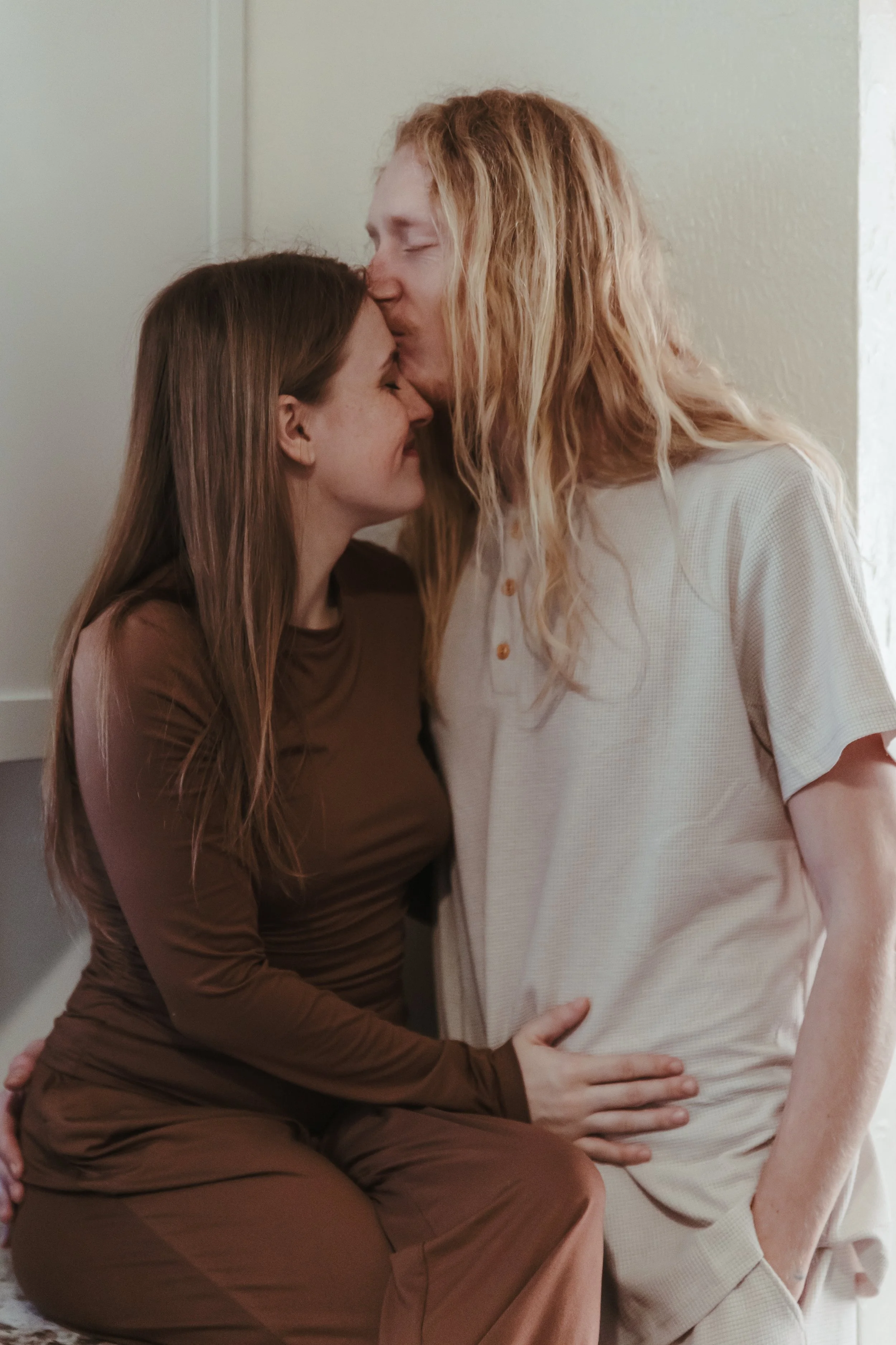 Lifestyle family photography in Central Illinois living room