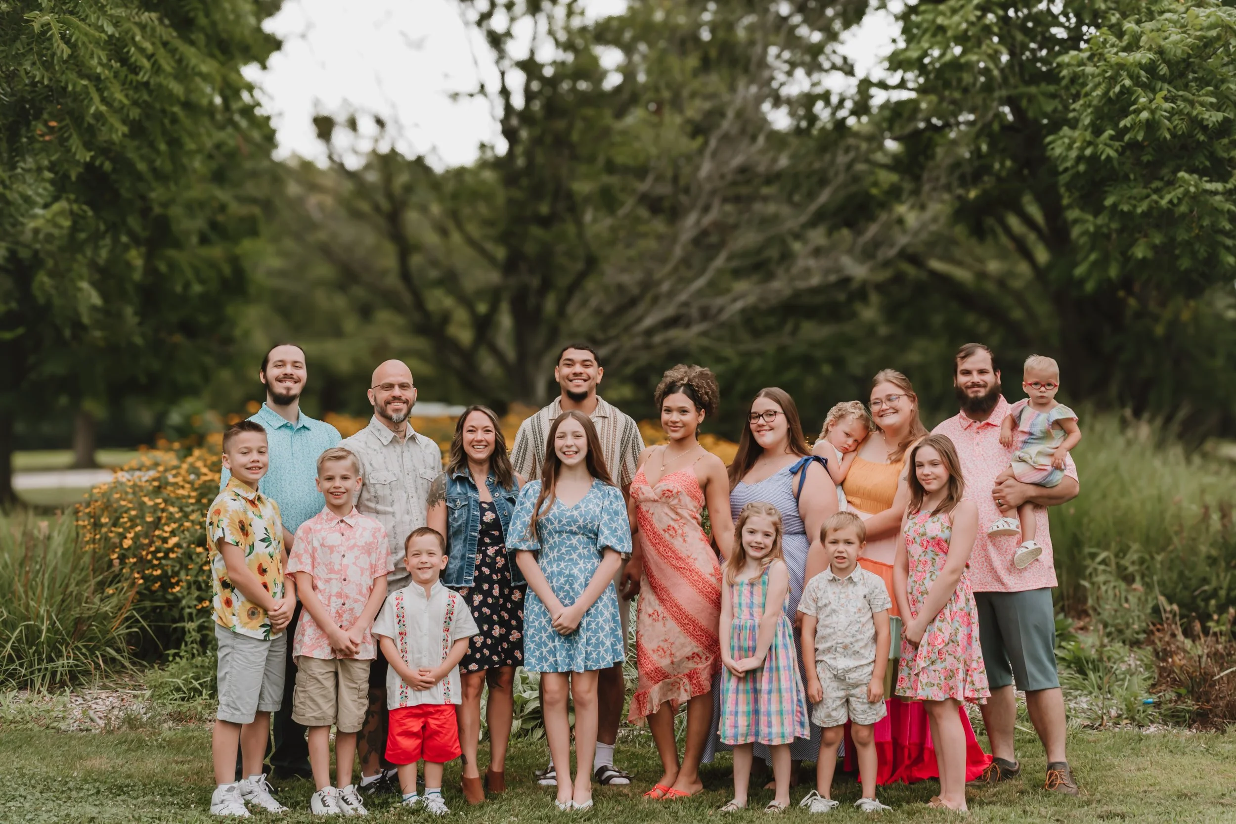 How to Plan Extended Family Photos Without Losing Your Mind: A Central Illinois Guide