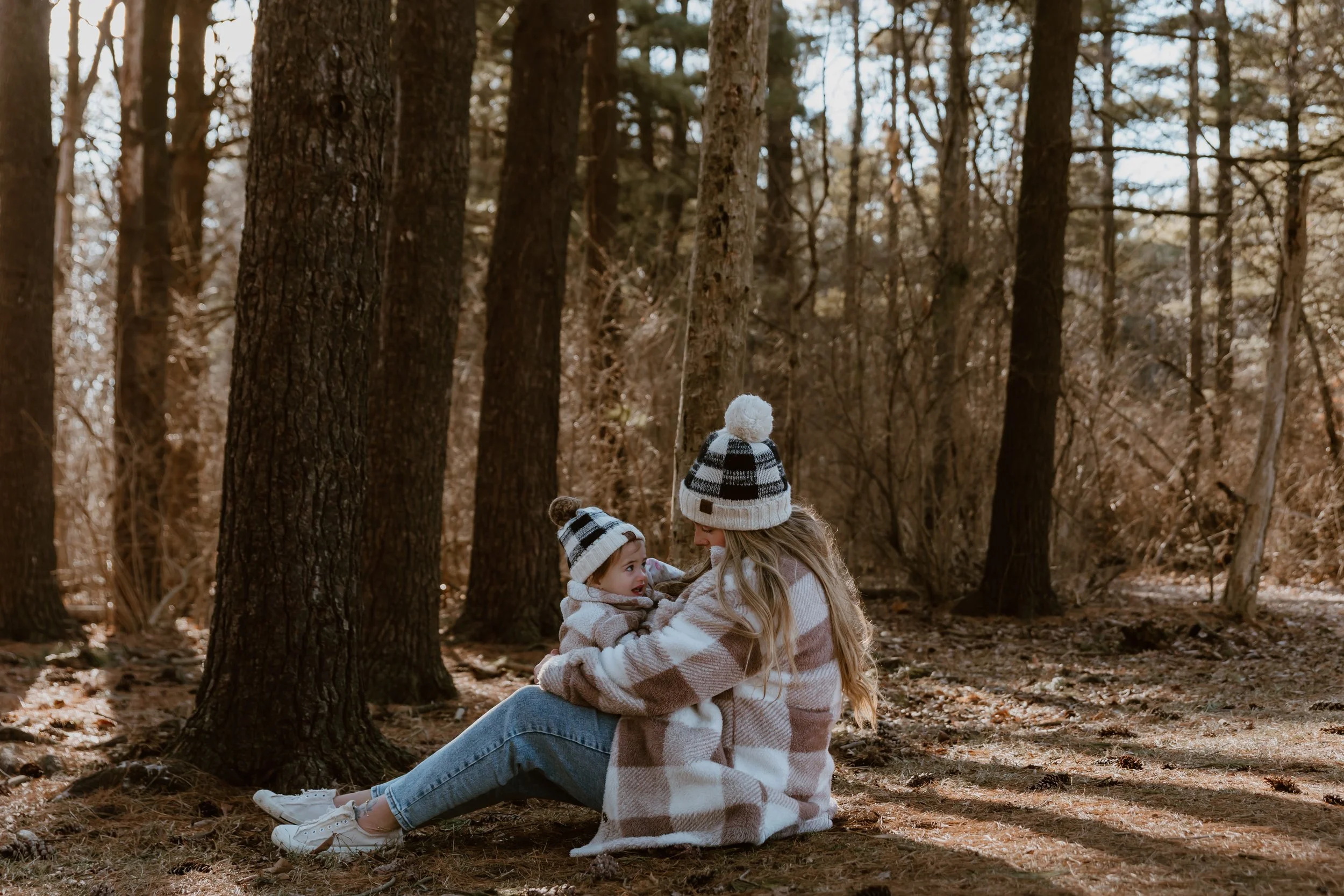 Cozy Winter Family Session in East Peoria, Illinois | Morton Family Photographer