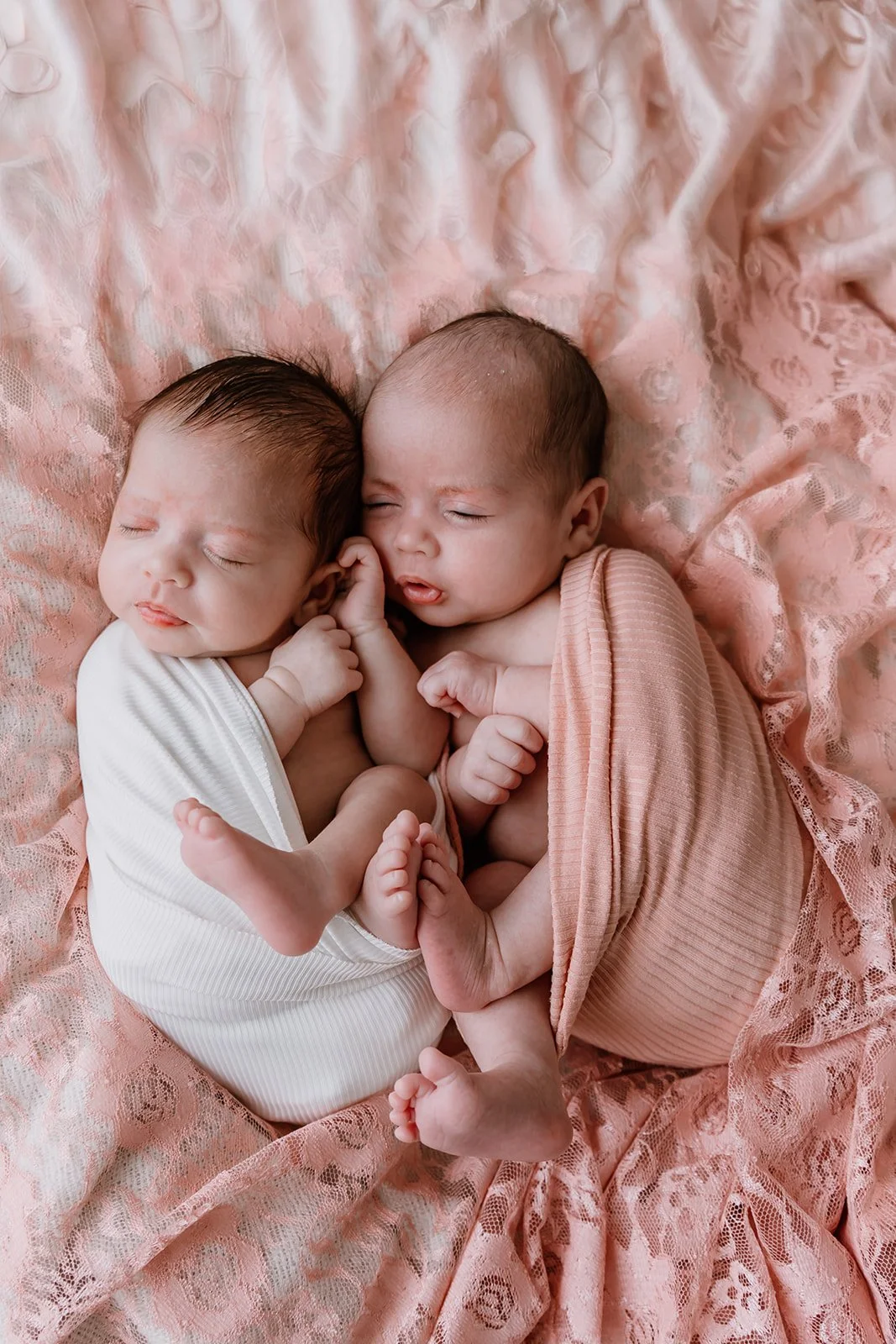 twin newborn girls | cozy studio newborn session in peoria, illinois