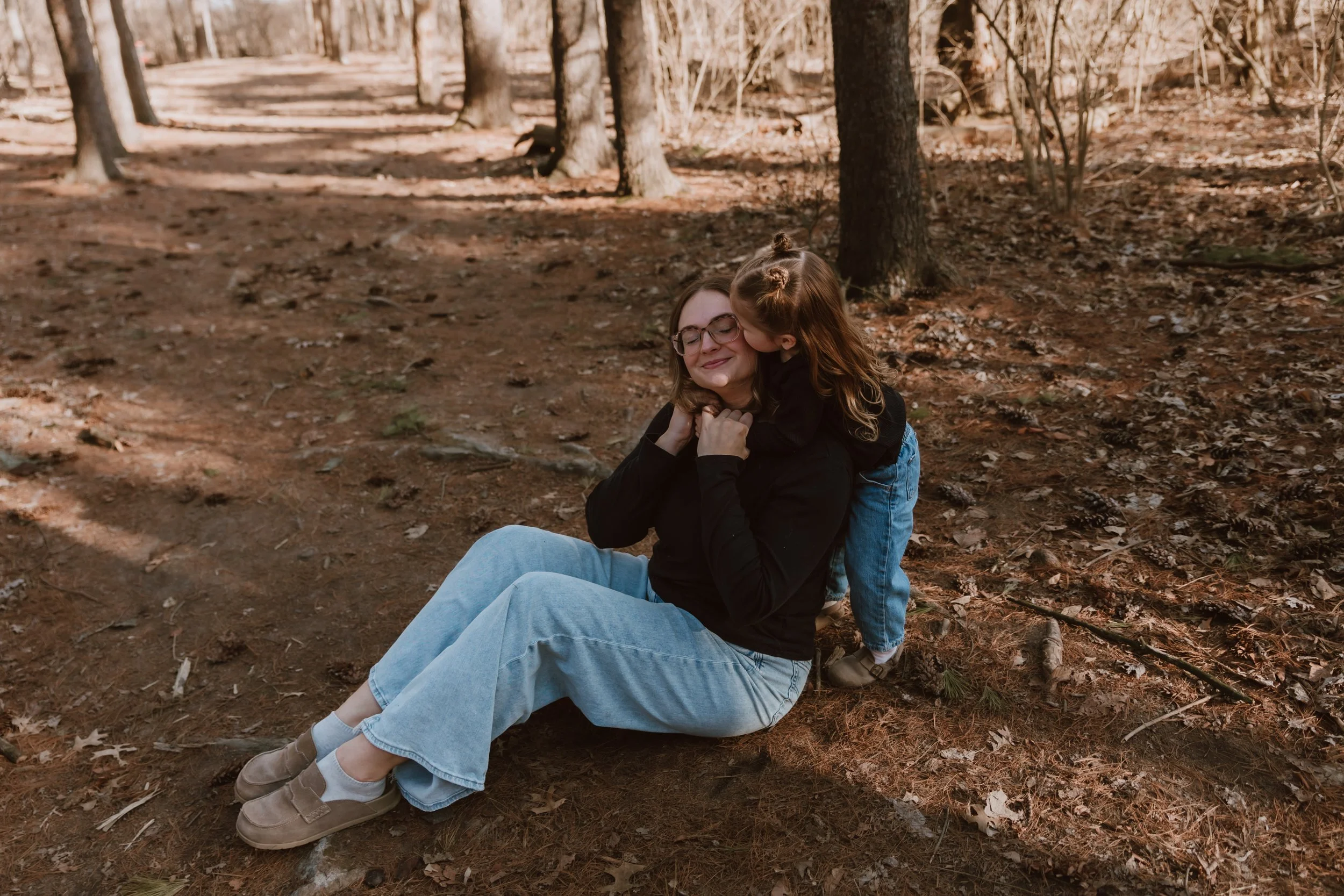 From pregnancy to parenthood and everything in between, HM Photography captures motherhood and family milestones in Peoria IL with consistency, care, and a documentary approach.