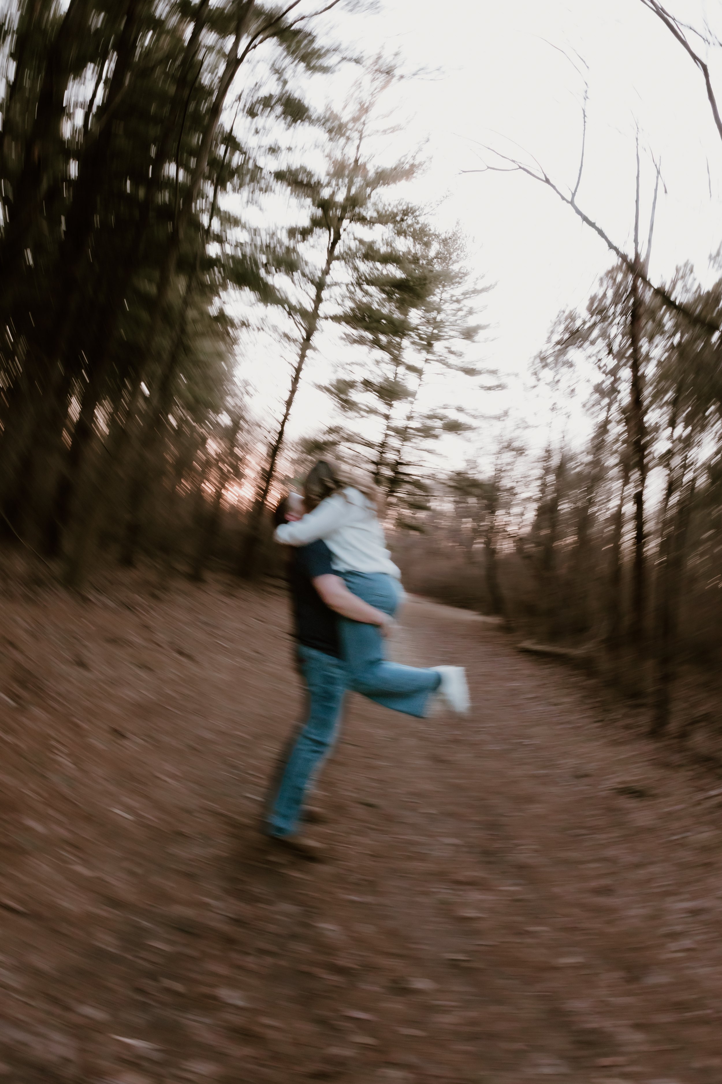 trendy blur photo of couples during couples photoshoot in central illinois