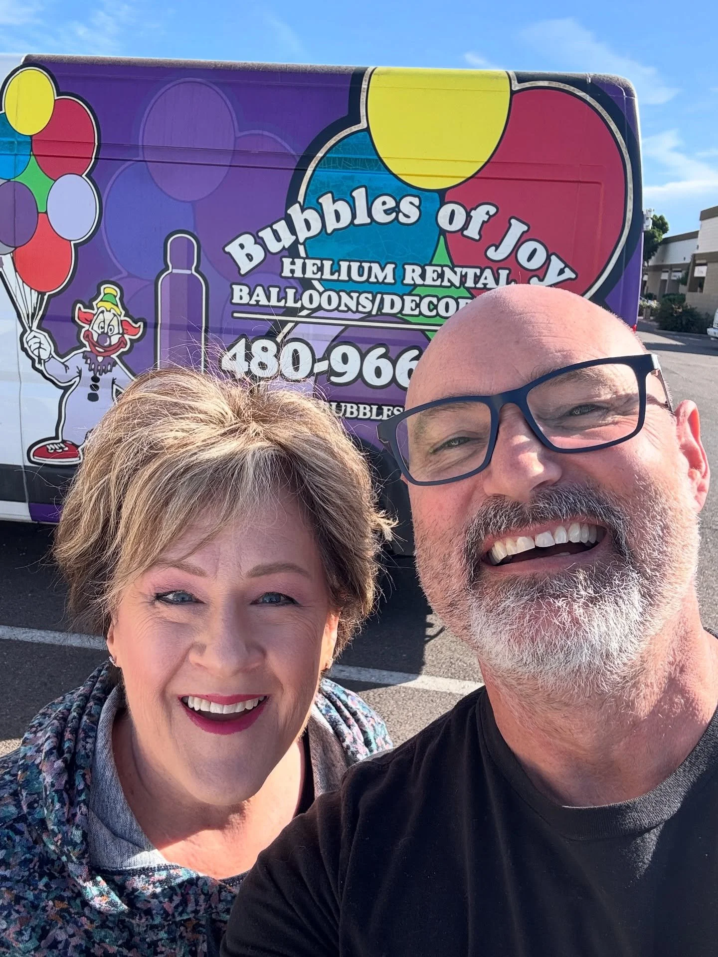 Appreciation post for Andrew @bubblesofjoy.az 💙 Such a KIND + AMAZING local partner for helium, @betallic @sempertex and @tuftexballoons 👏🏻 👏🏻 Thank you for everything!!

#CarriesBalloonery #bubblesofjoy #chandlerballoons #gilbertballoons
#phoen