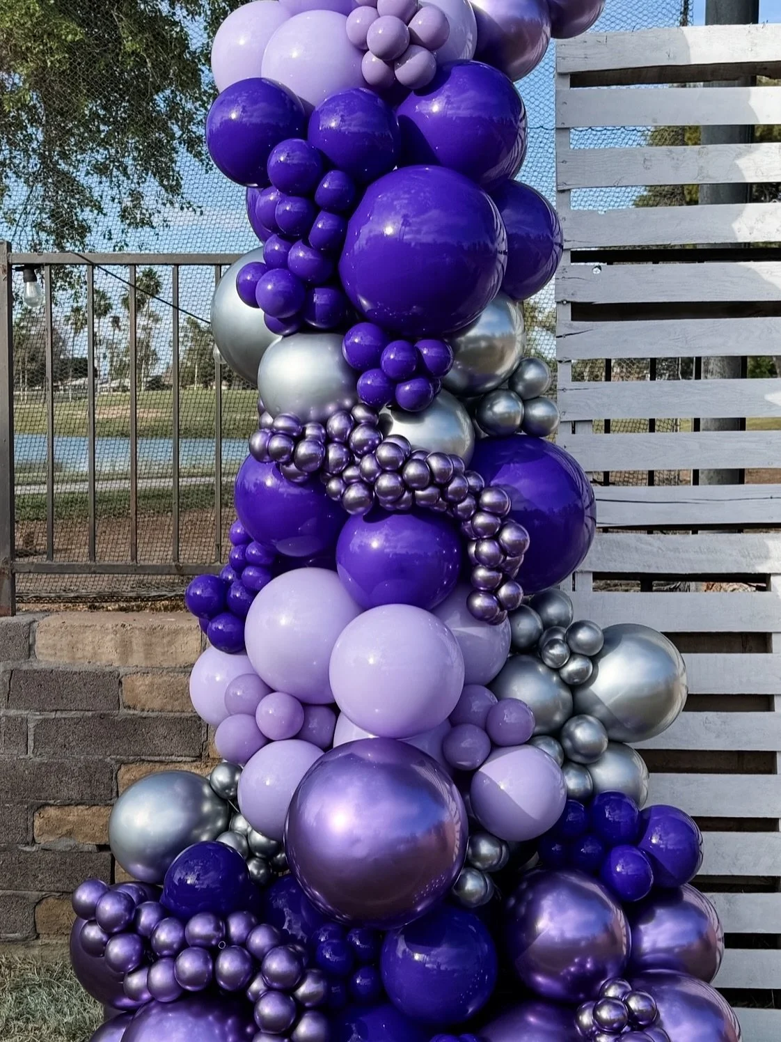Congratulations!💜💜Thank you to this sweet family for having us back again. This time to decorate for their amazing graduate!! 🎓💜 Thanks again @azvballmom

#graduationballoons #tempeballoons #tempeballoonstylist