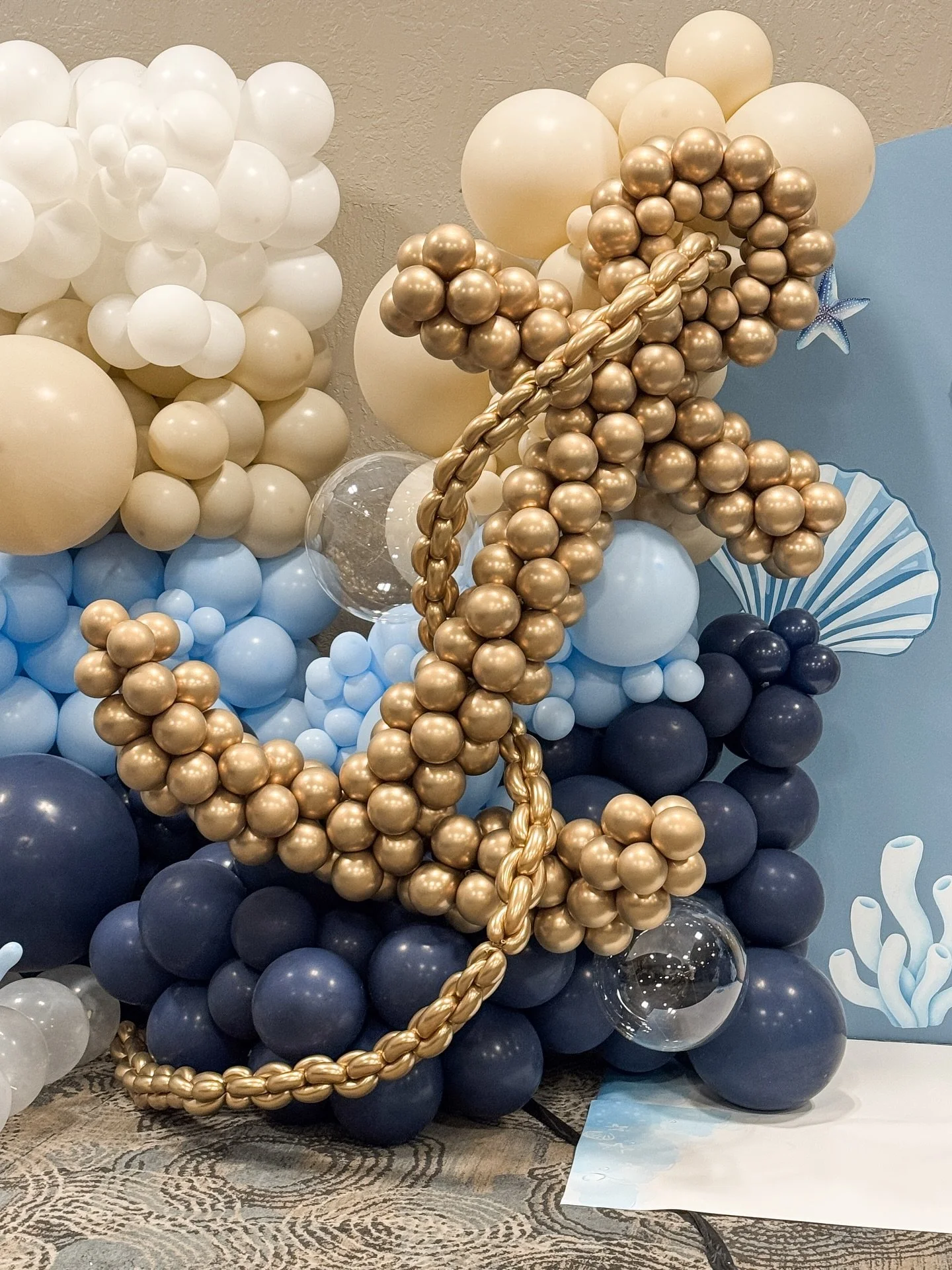 Under The Sea balloons in Phoenix ⚓️ 🐙 🐚 🐠One of the things I love most about being a balloon artist is continuing to learn and advance my skills by taking balloon classes. Learning from experienced instructors and meeting other artists is the abs