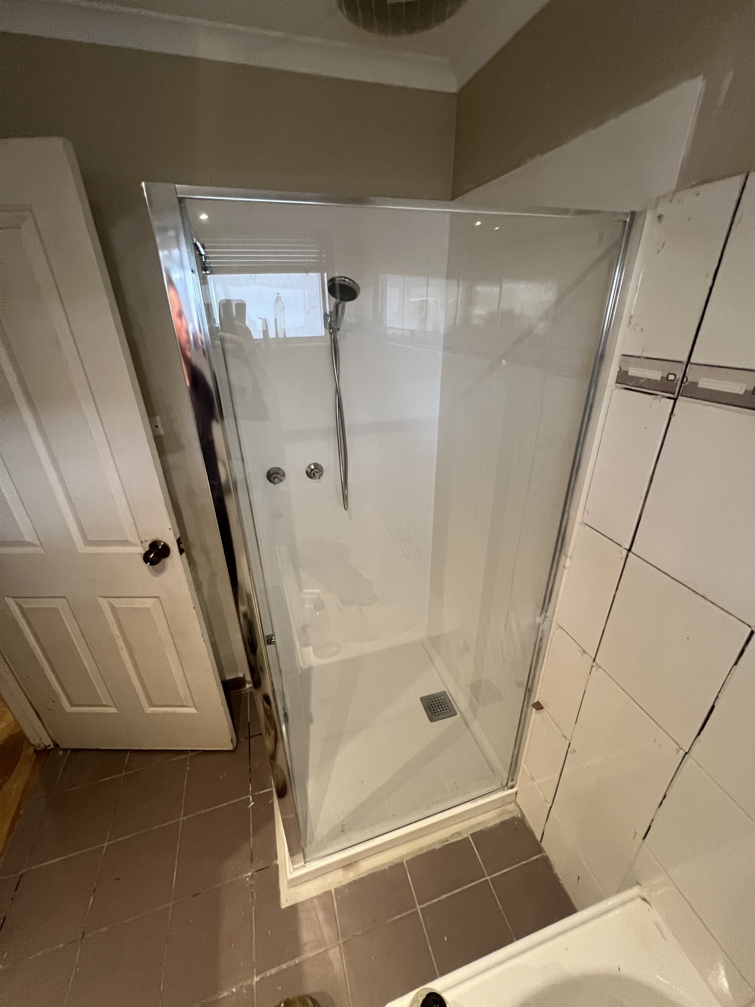 shower screen.jpg