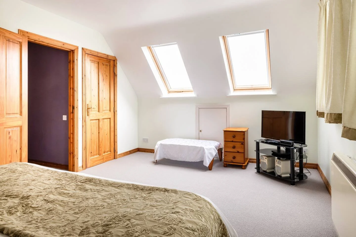 CYR Ireland bedroom 2 2026-2.jpg