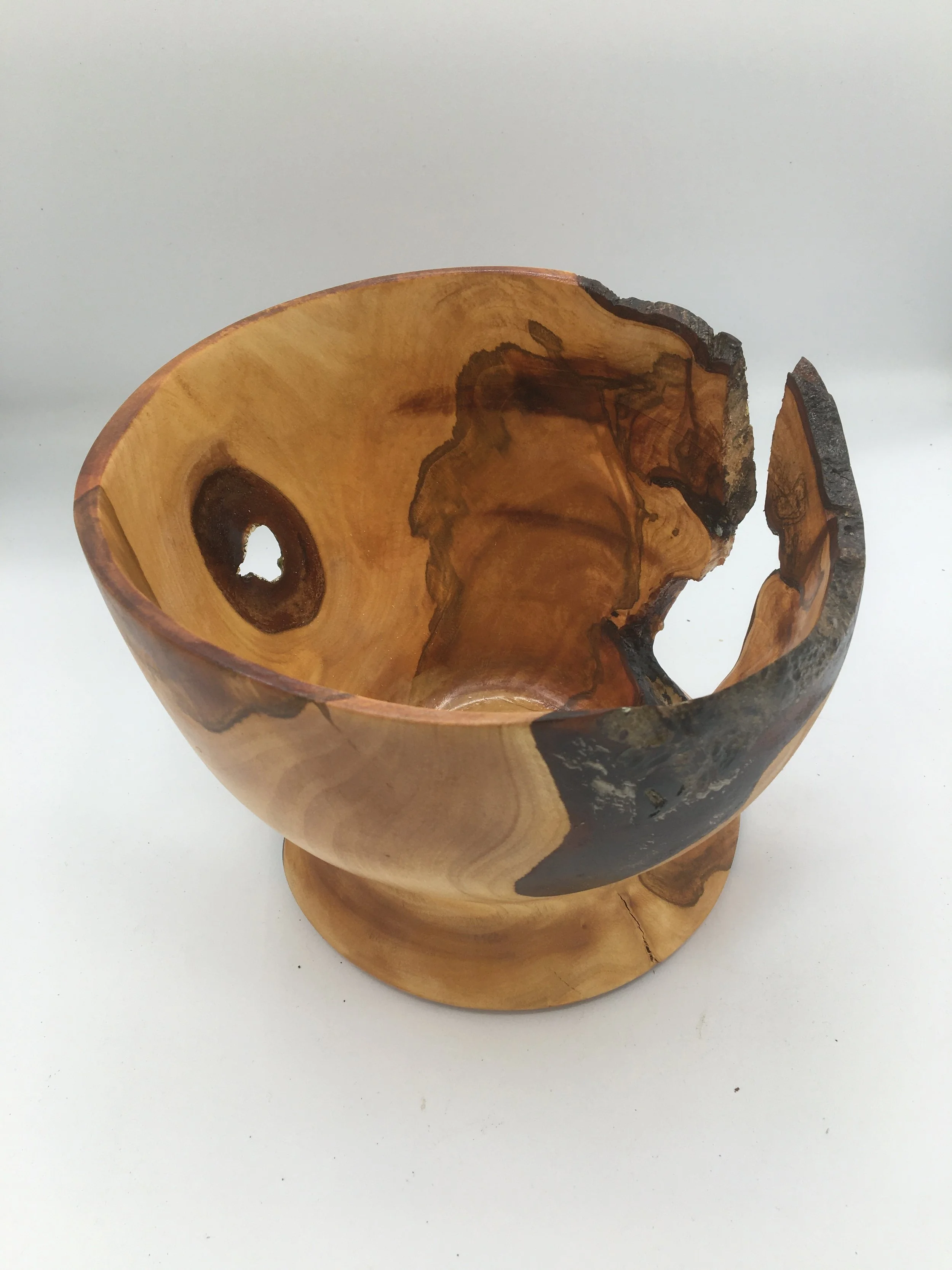 Laurel bowl with holes