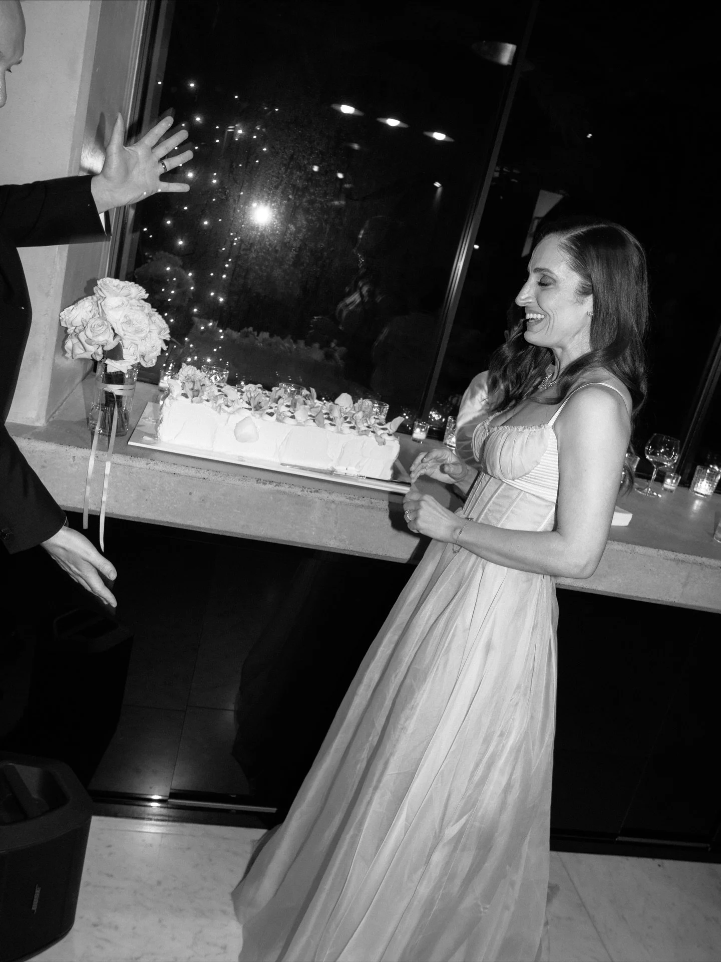 There is no greater love than a husband who understands the magic you find in cake ✨🪄

What an honour to be part of your wedding day
@churchill.charlotte ❦ &amp; Tom ! 

@joeywillis_dearvincent 
@arranrose.events 
@mivioleta