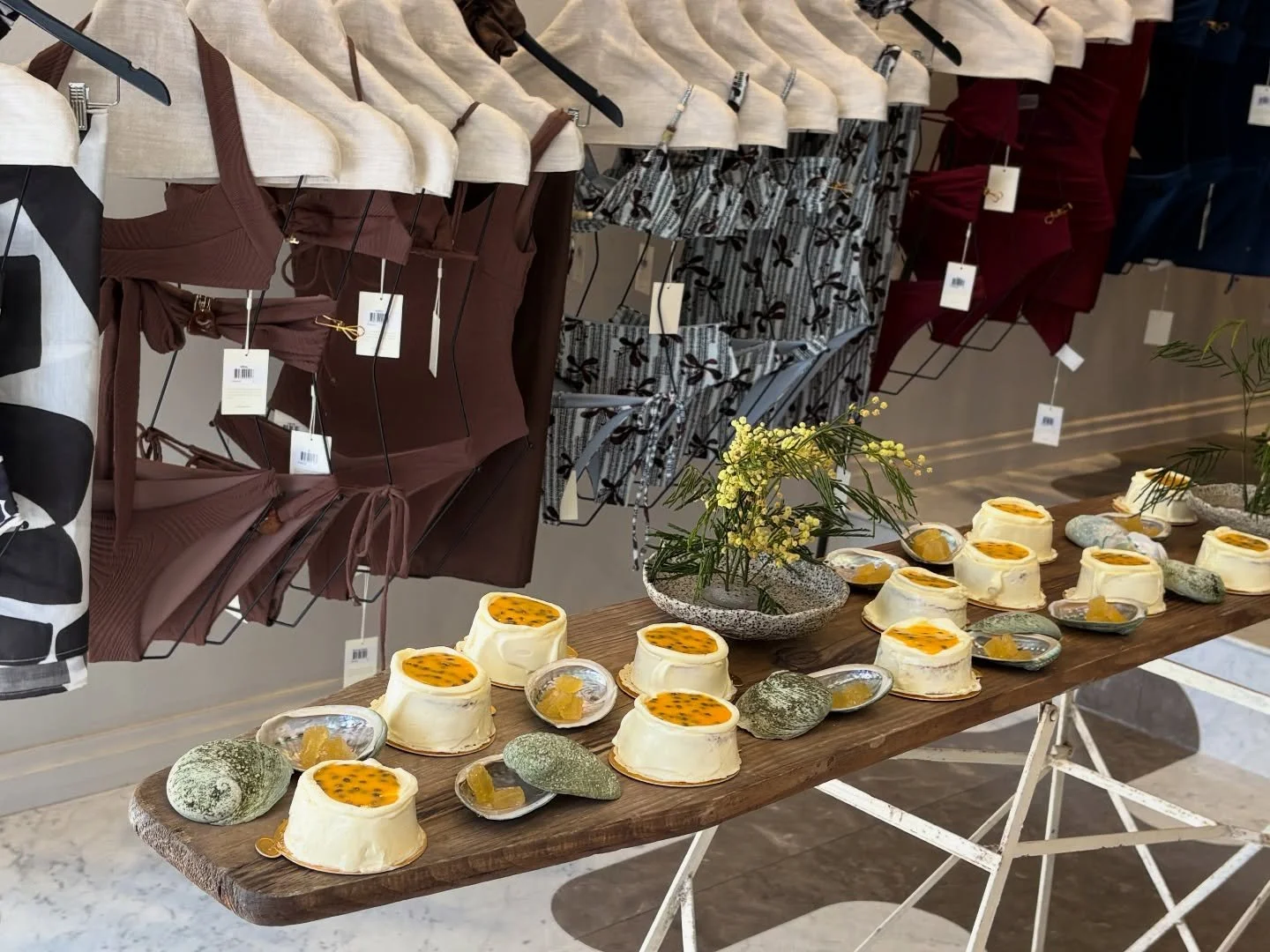 Inspired by @fellaswim &amp; the nostalgia of an Australian Christmas by the beach 👙

It was so fun to style &amp; put together this install for @fellaswim , @commas &amp; @rylanstudio in Paddington last Thursday for the annual William street night 