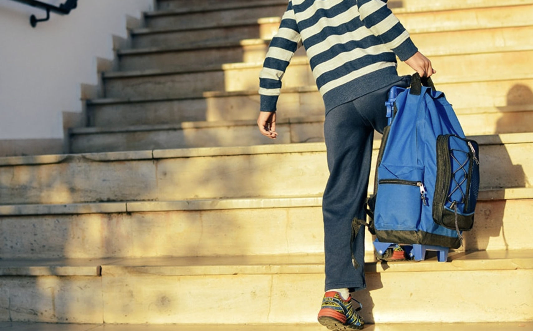 🎒 How Carrying Bags &amp; Backpacks Affects Your Spine